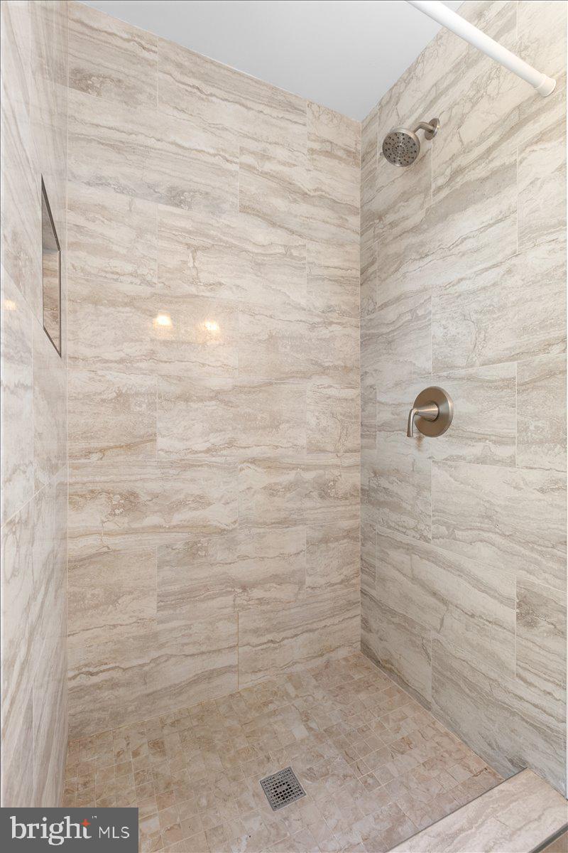 LEESBURG - Residential Lease