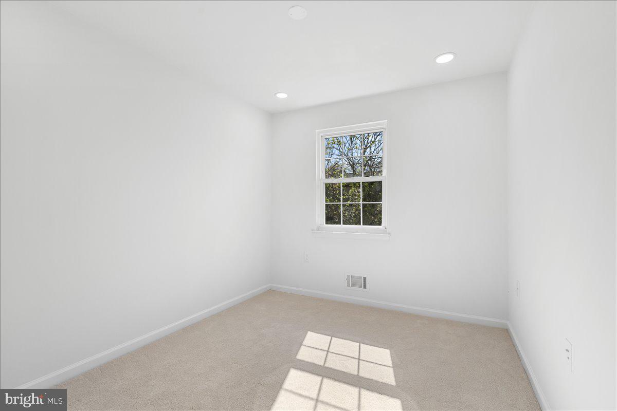 LEESBURG - Residential Lease