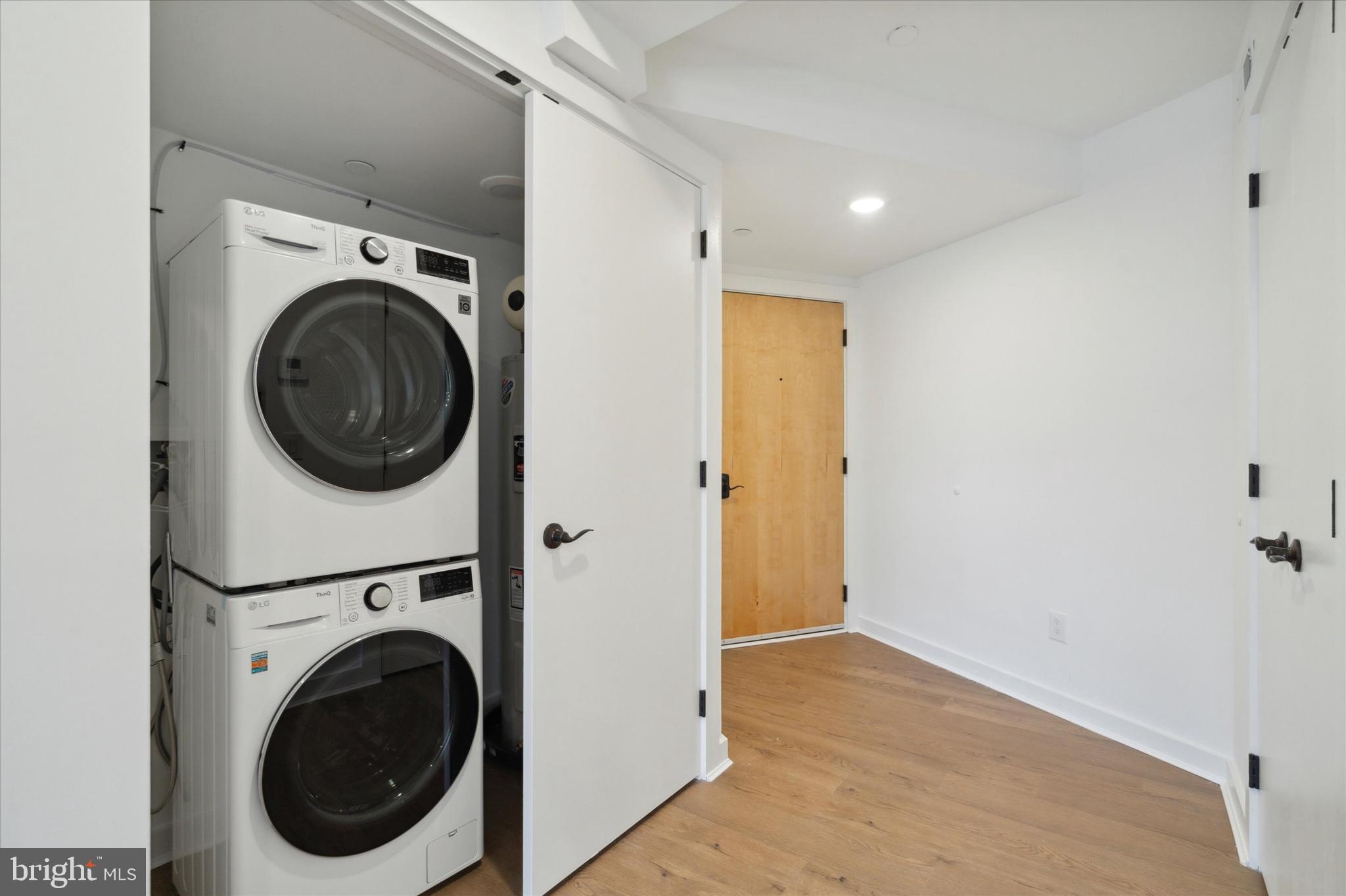 POINT BREEZE - Commercial Sale