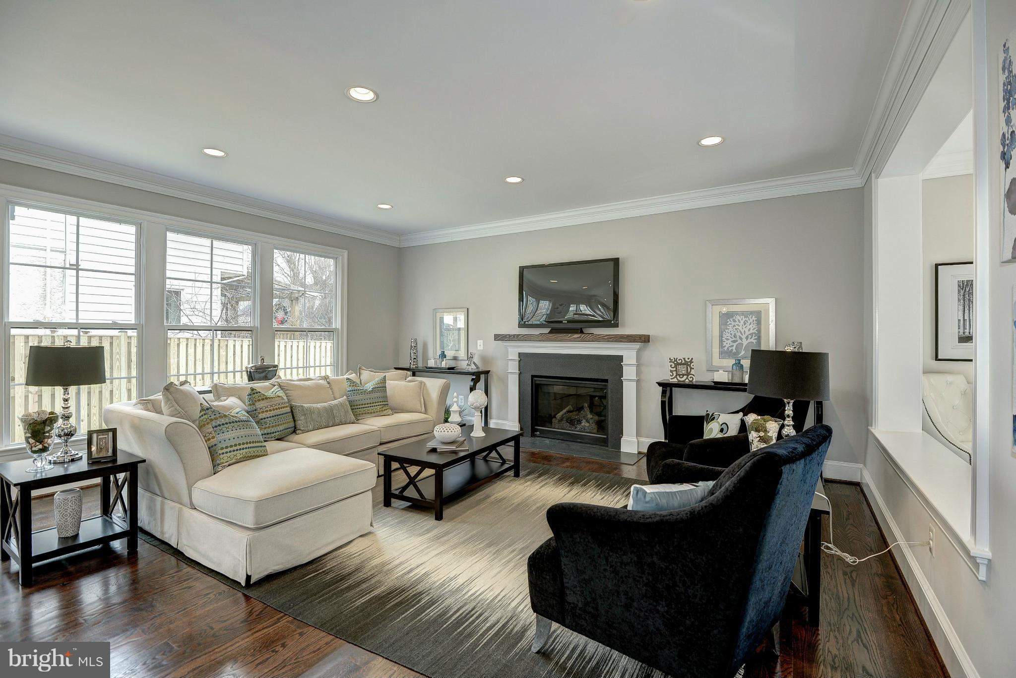 LEE HEIGHTS - Residential