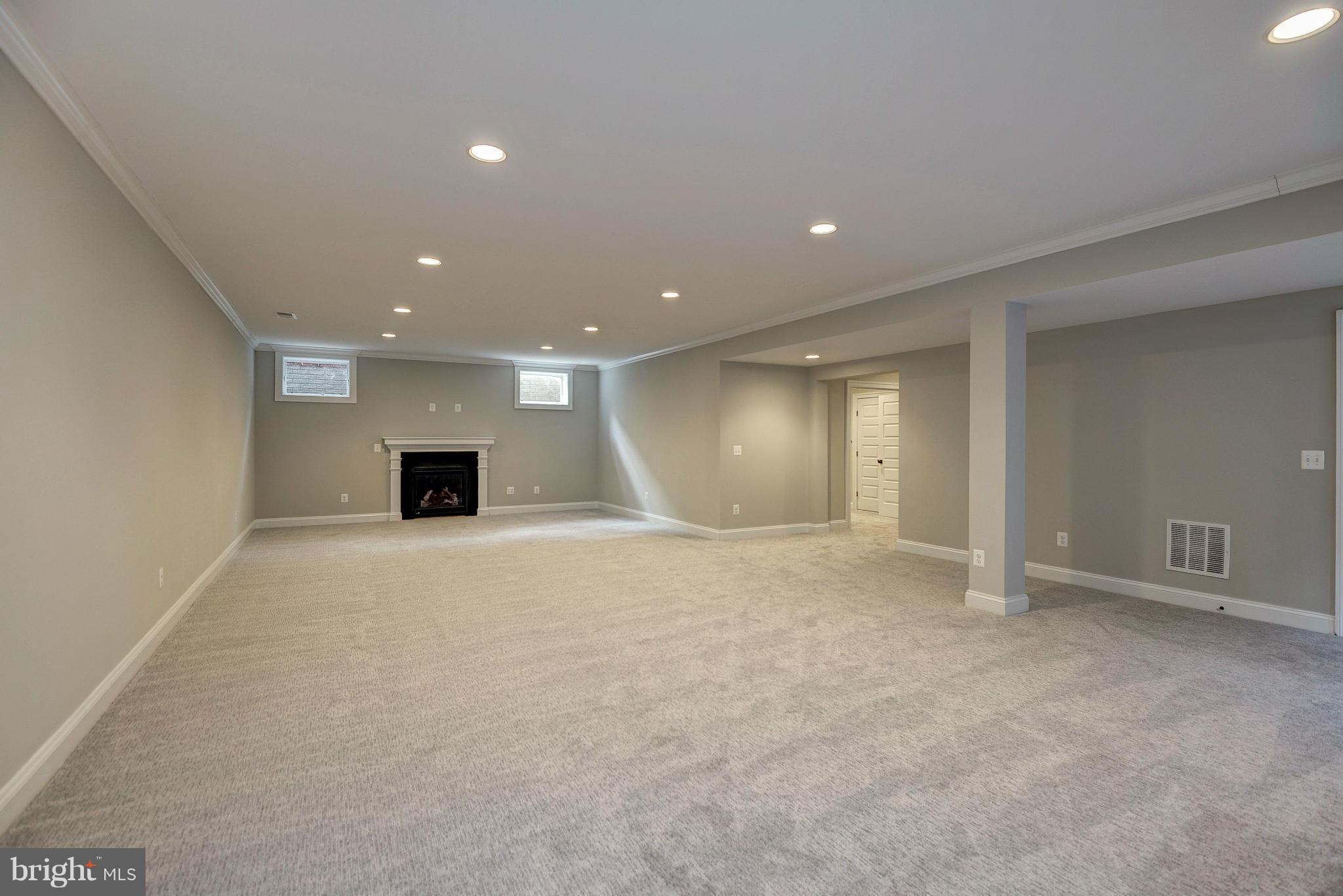 LEE HEIGHTS - Residential