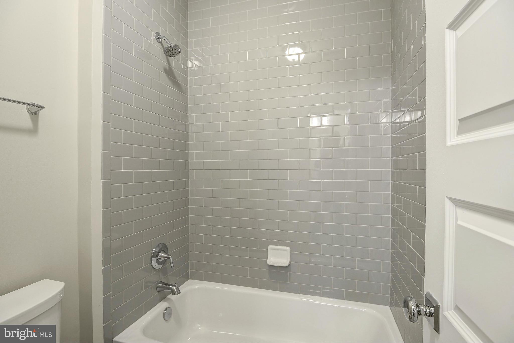 LEE HEIGHTS - Residential