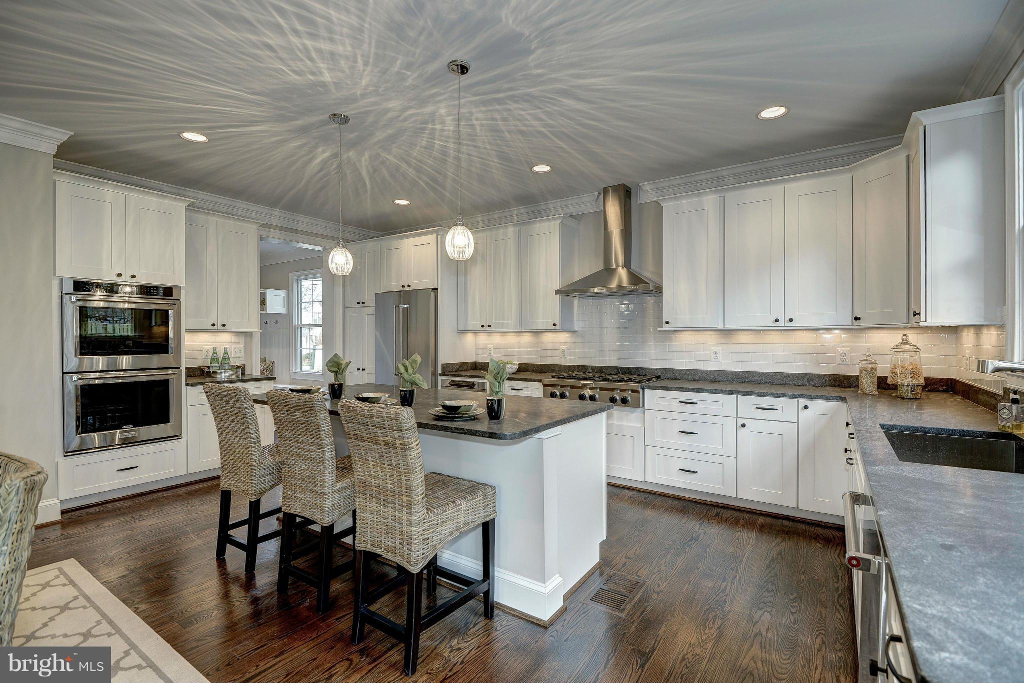 LEE HEIGHTS - Residential