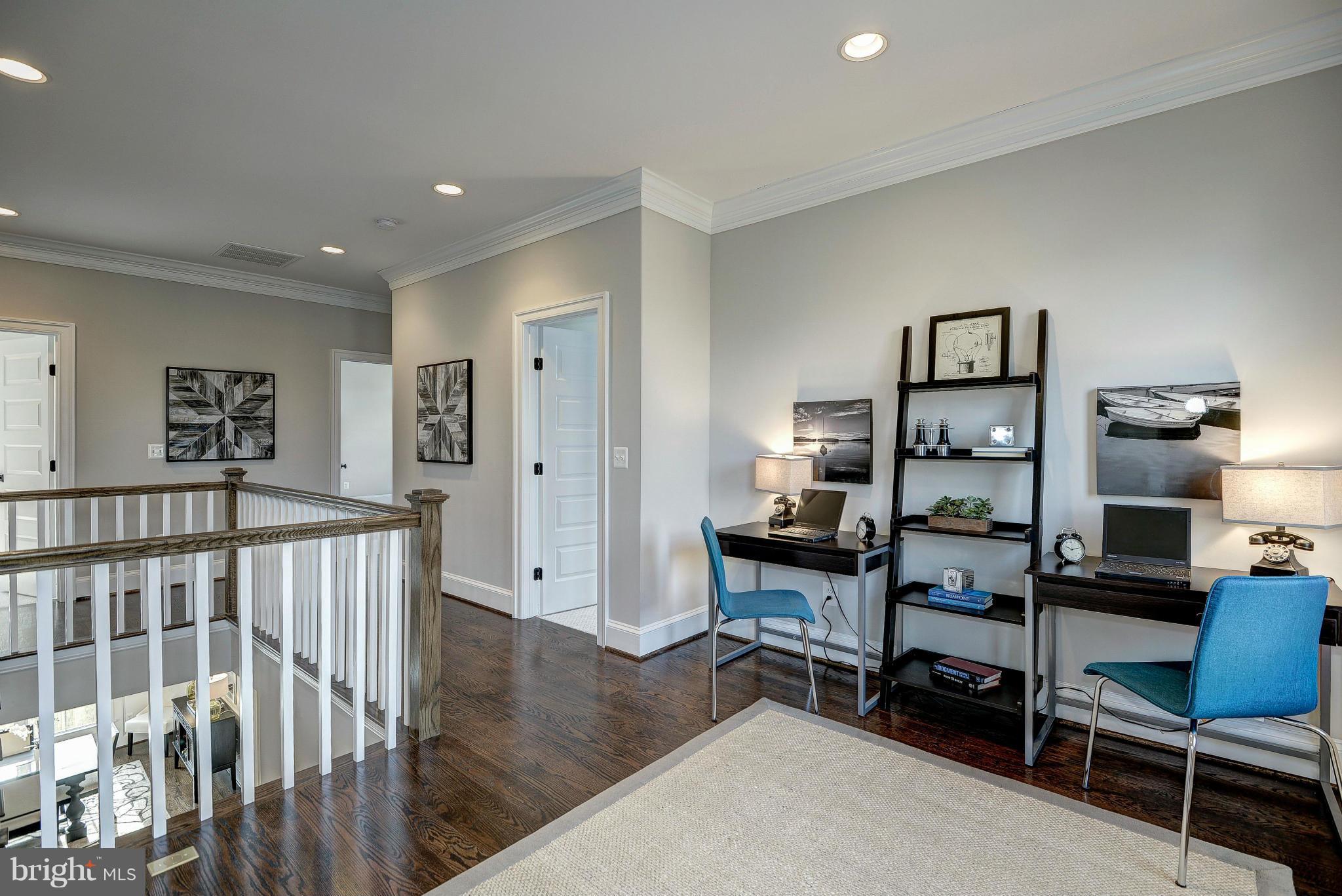 LEE HEIGHTS - Residential