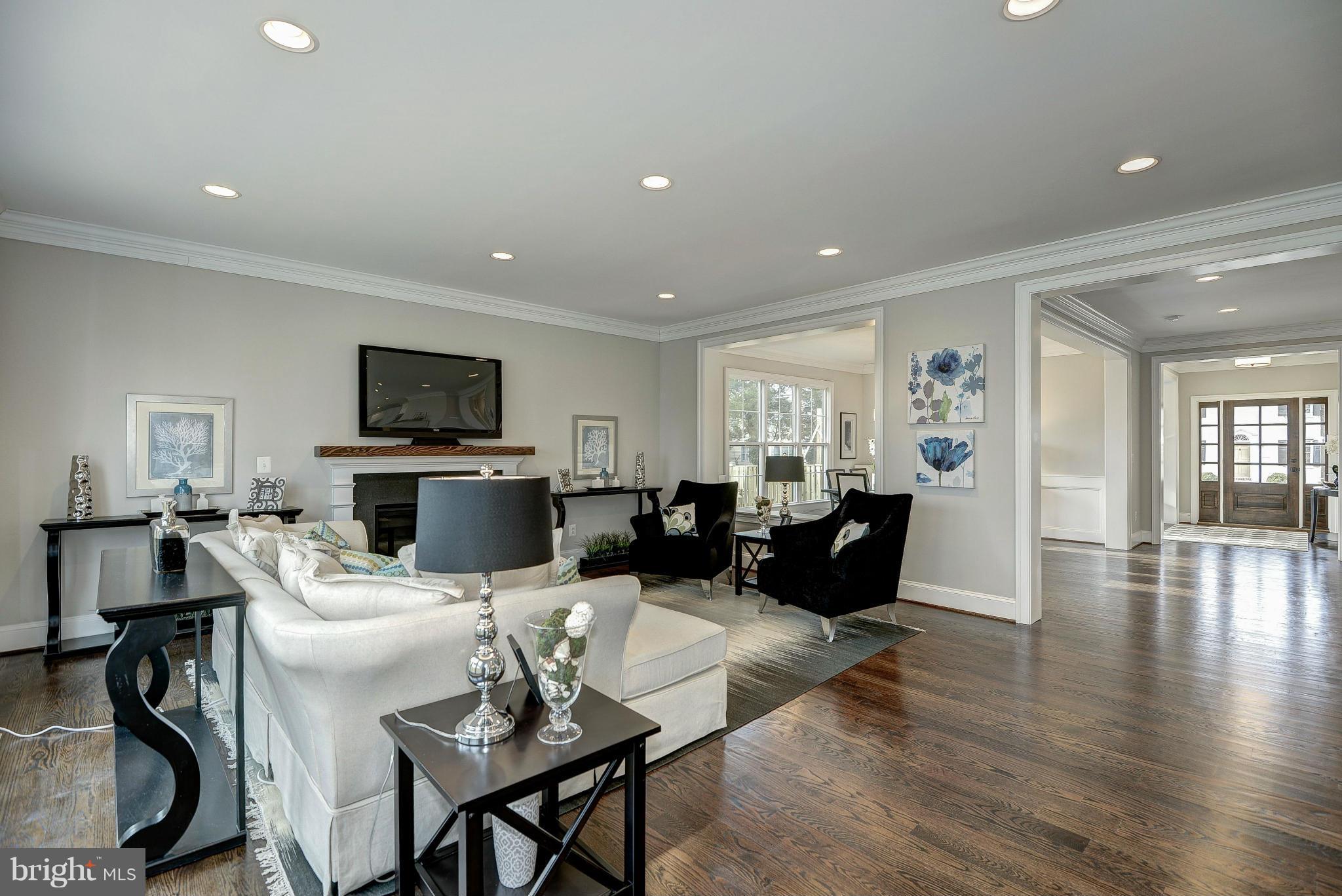 LEE HEIGHTS - Residential