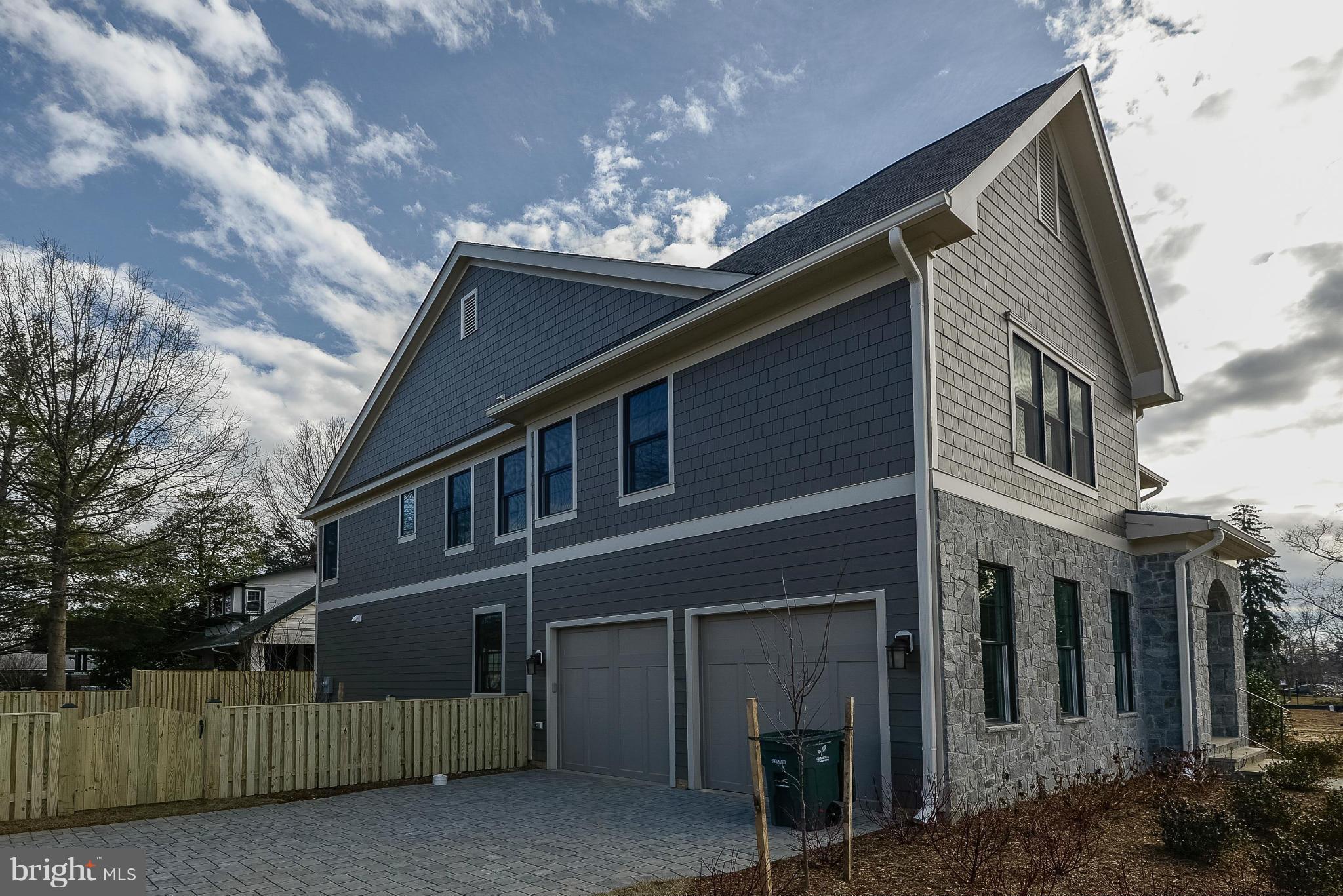 LEE HEIGHTS - Residential