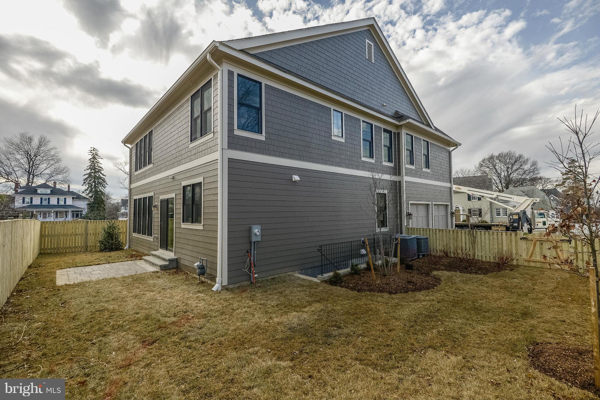 LEE HEIGHTS - Residential