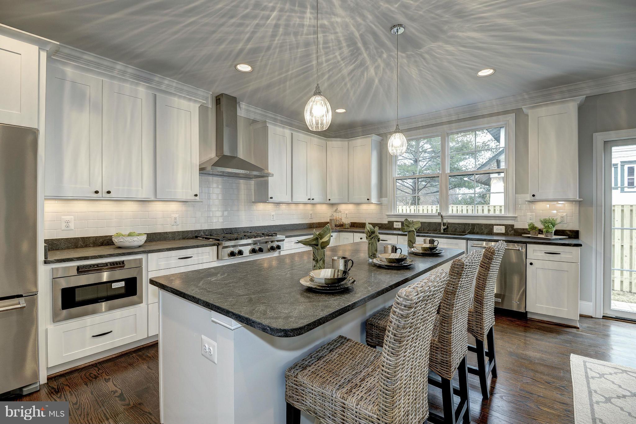 LEE HEIGHTS - Residential