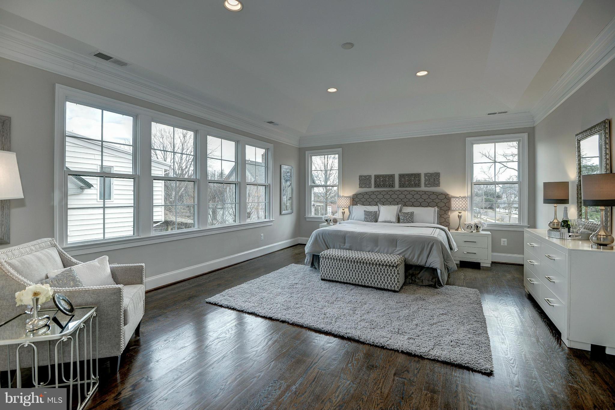 LEE HEIGHTS - Residential