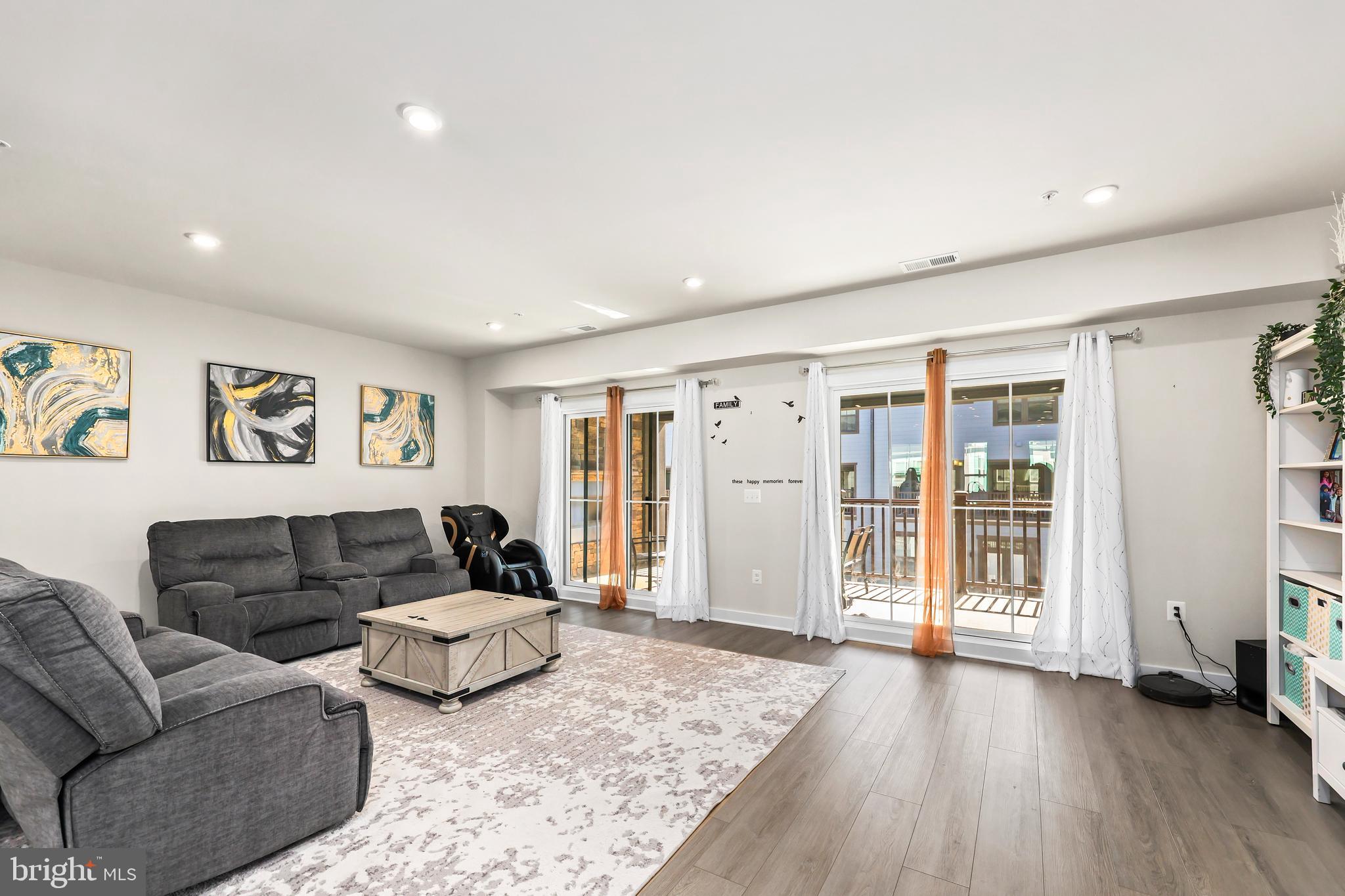 POTOMAC SHORES - Residential