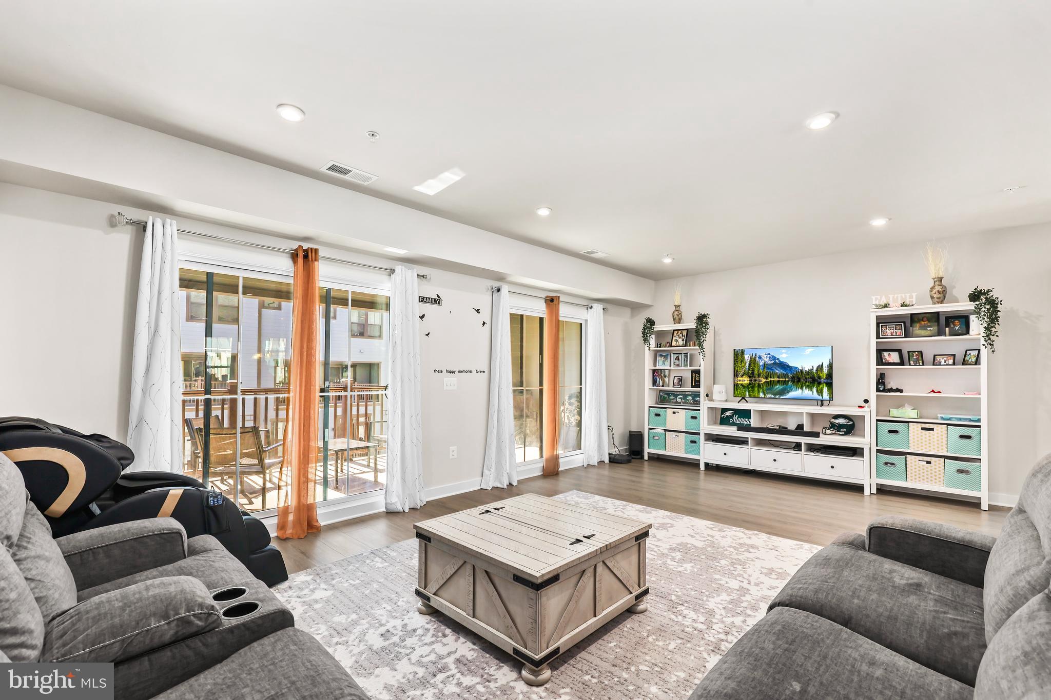 POTOMAC SHORES - Residential