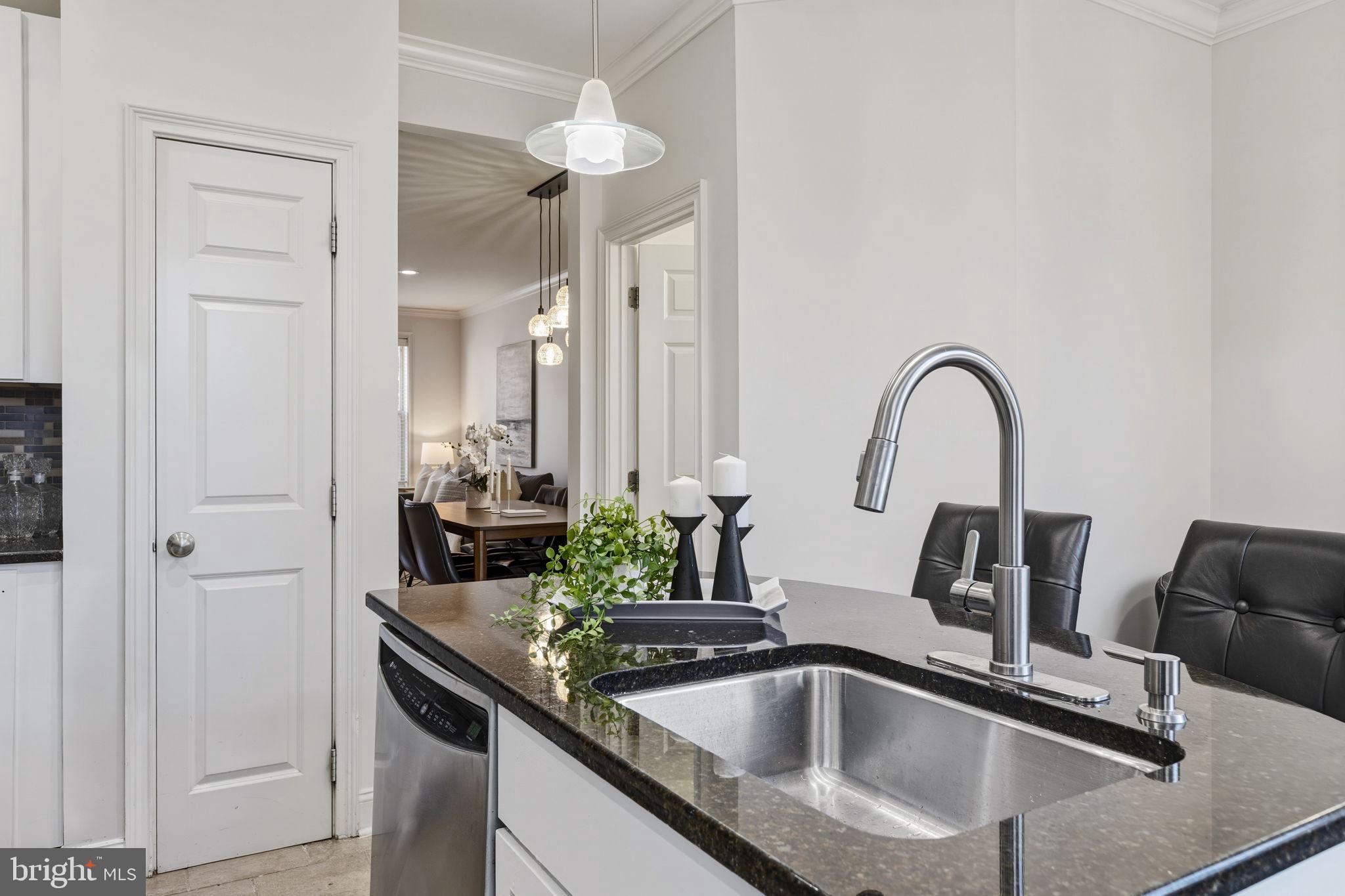 NAVAL SQUARE - Residential