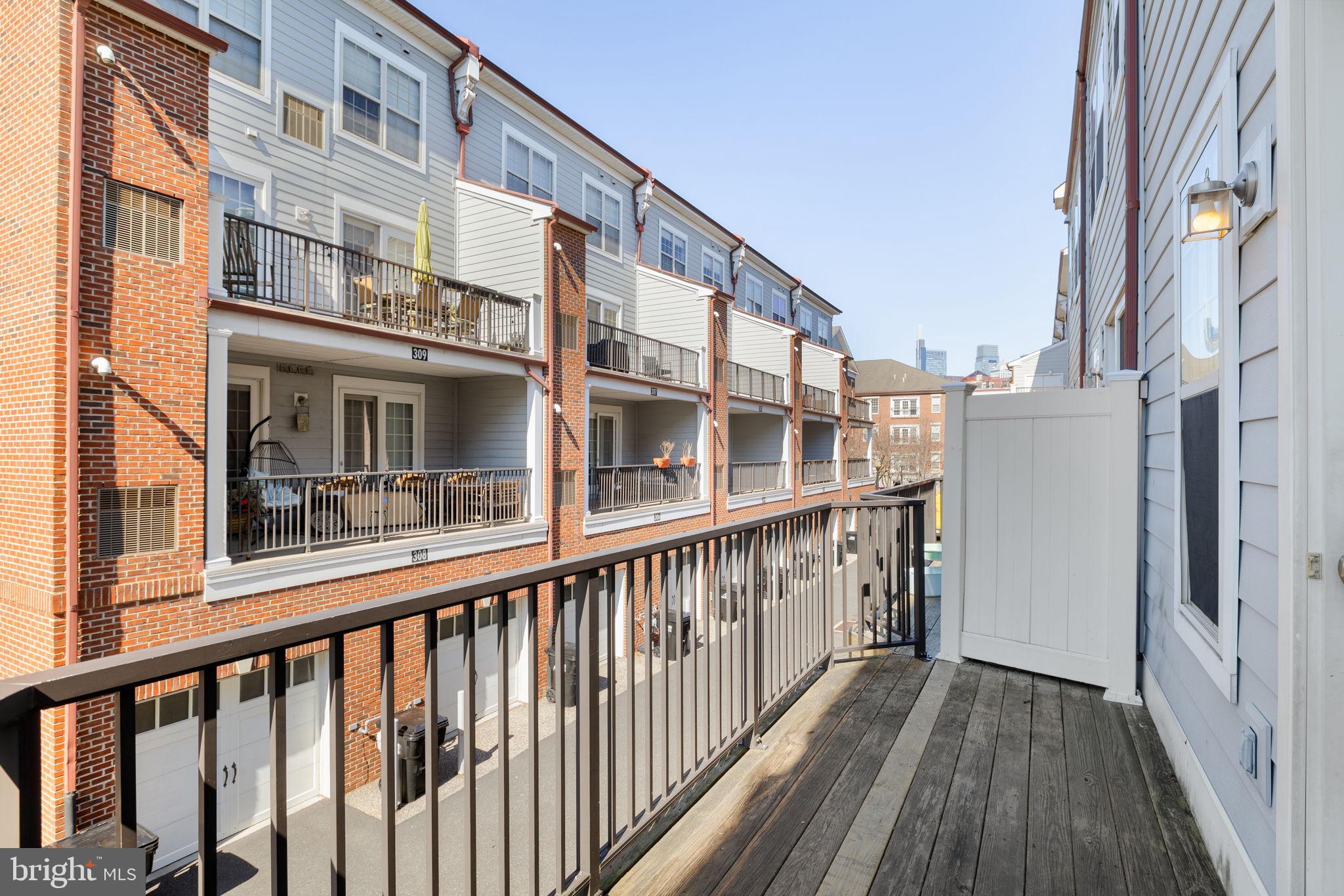 NAVAL SQUARE - Residential