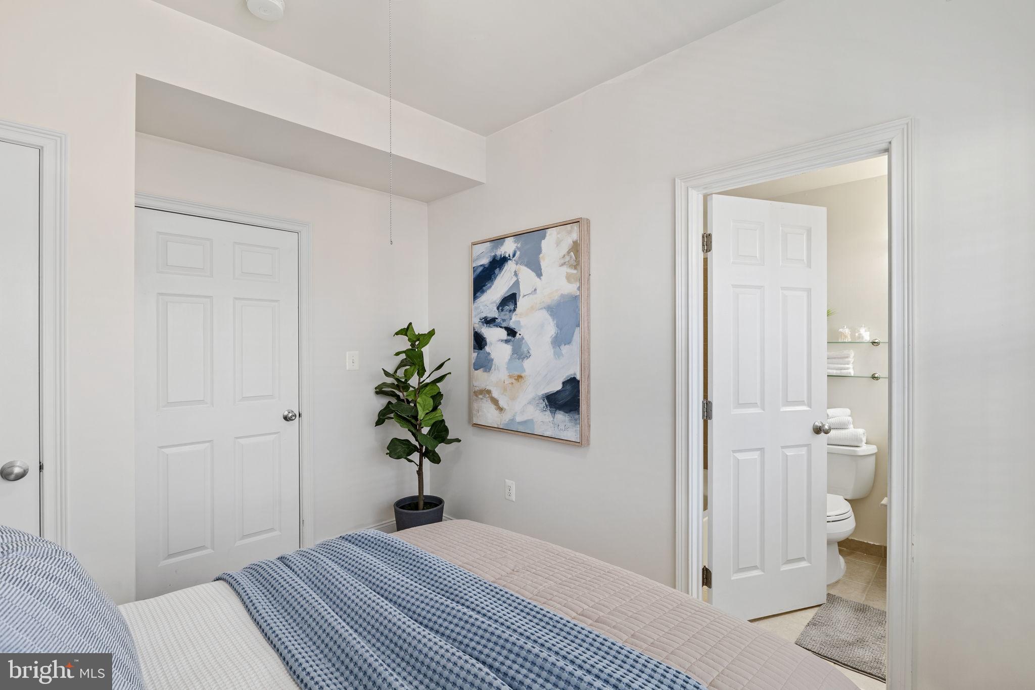 NAVAL SQUARE - Residential