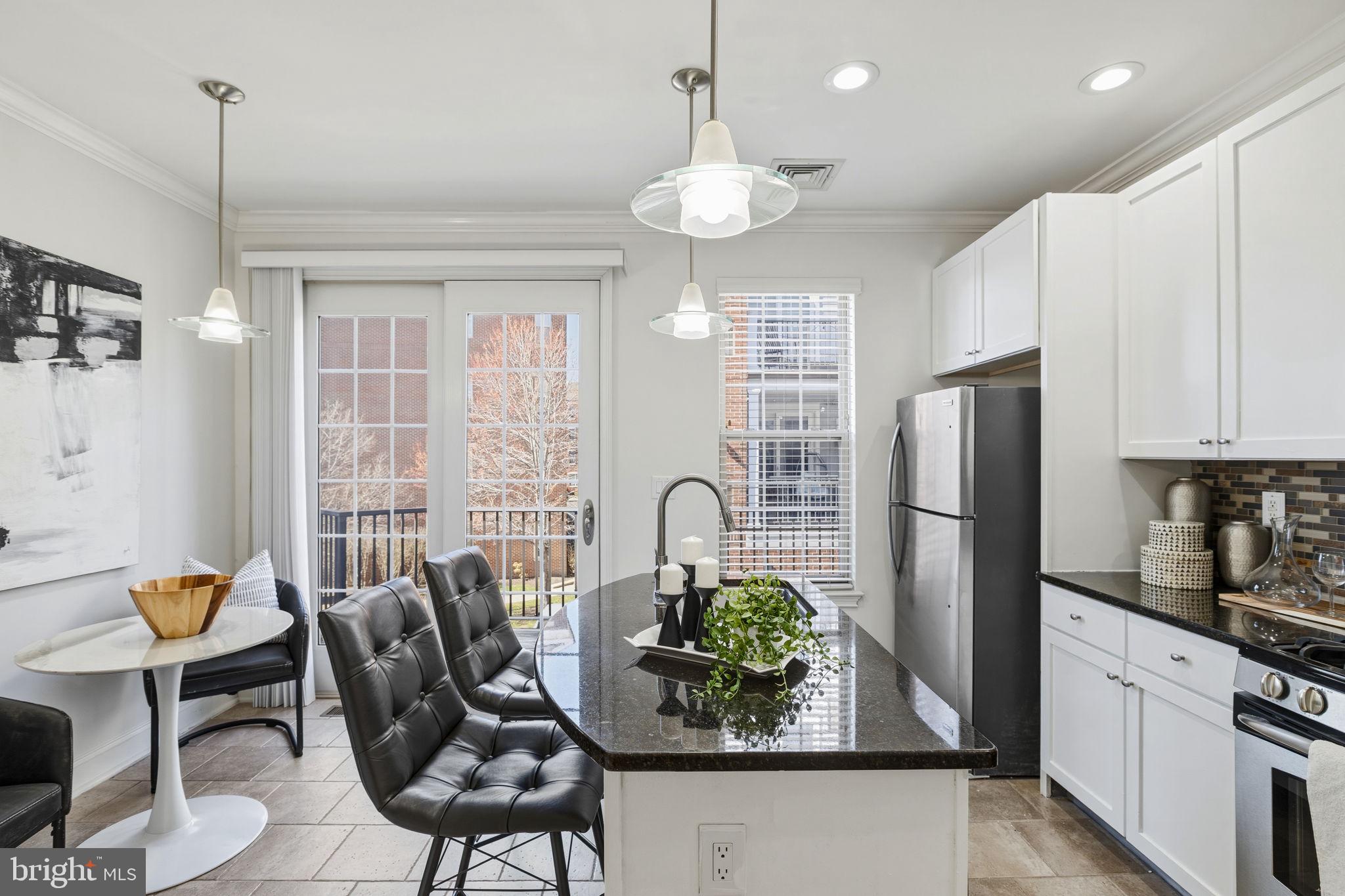 NAVAL SQUARE - Residential