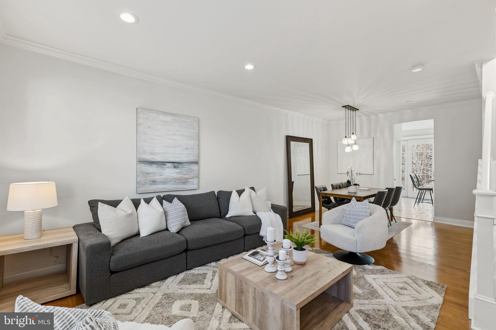 NAVAL SQUARE - Residential