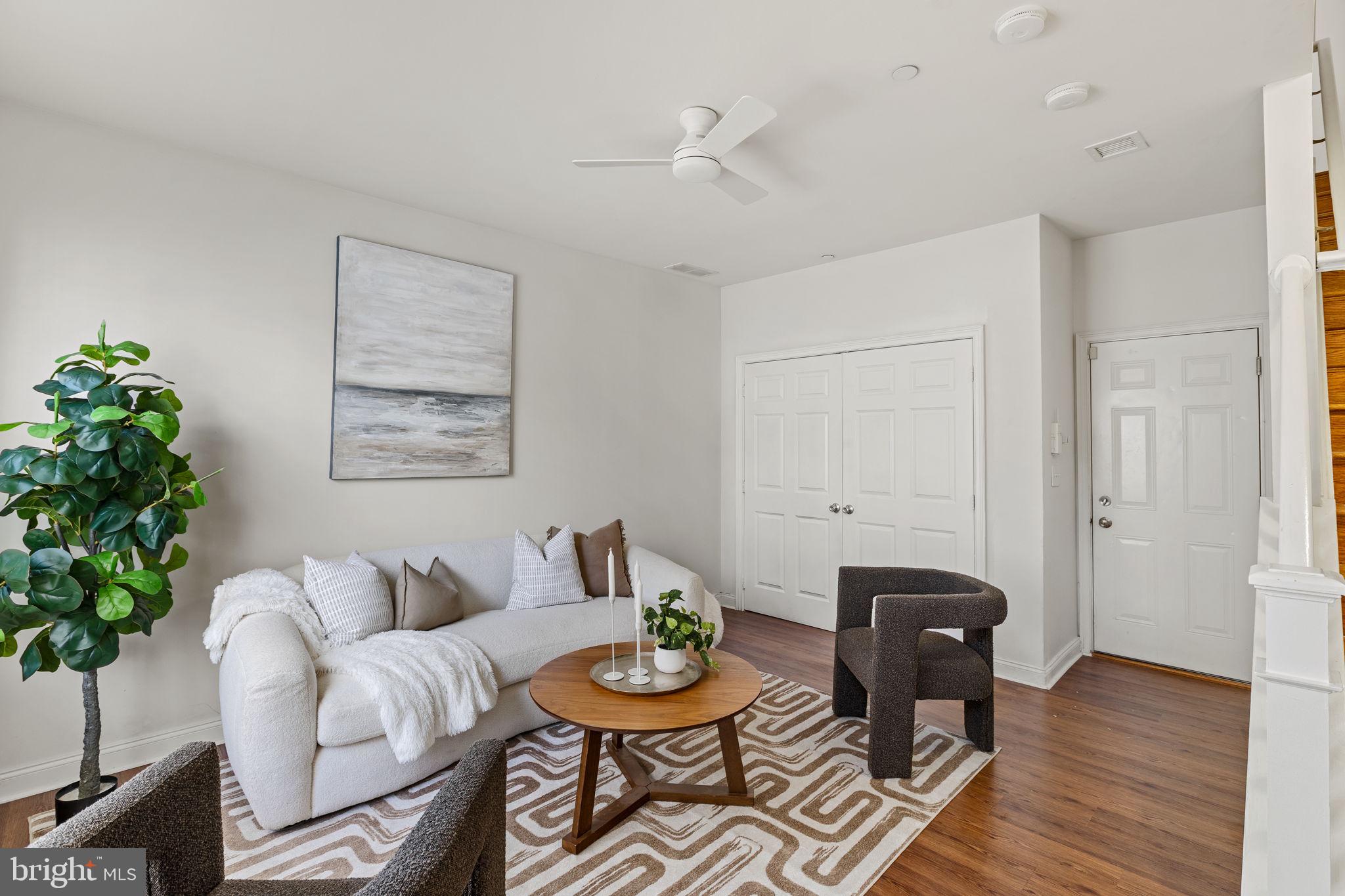 NAVAL SQUARE - Residential