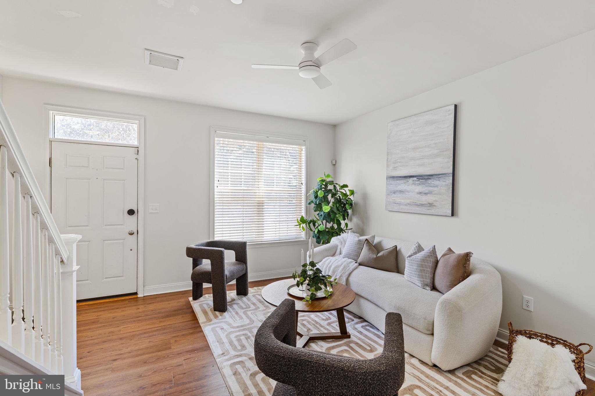 NAVAL SQUARE - Residential