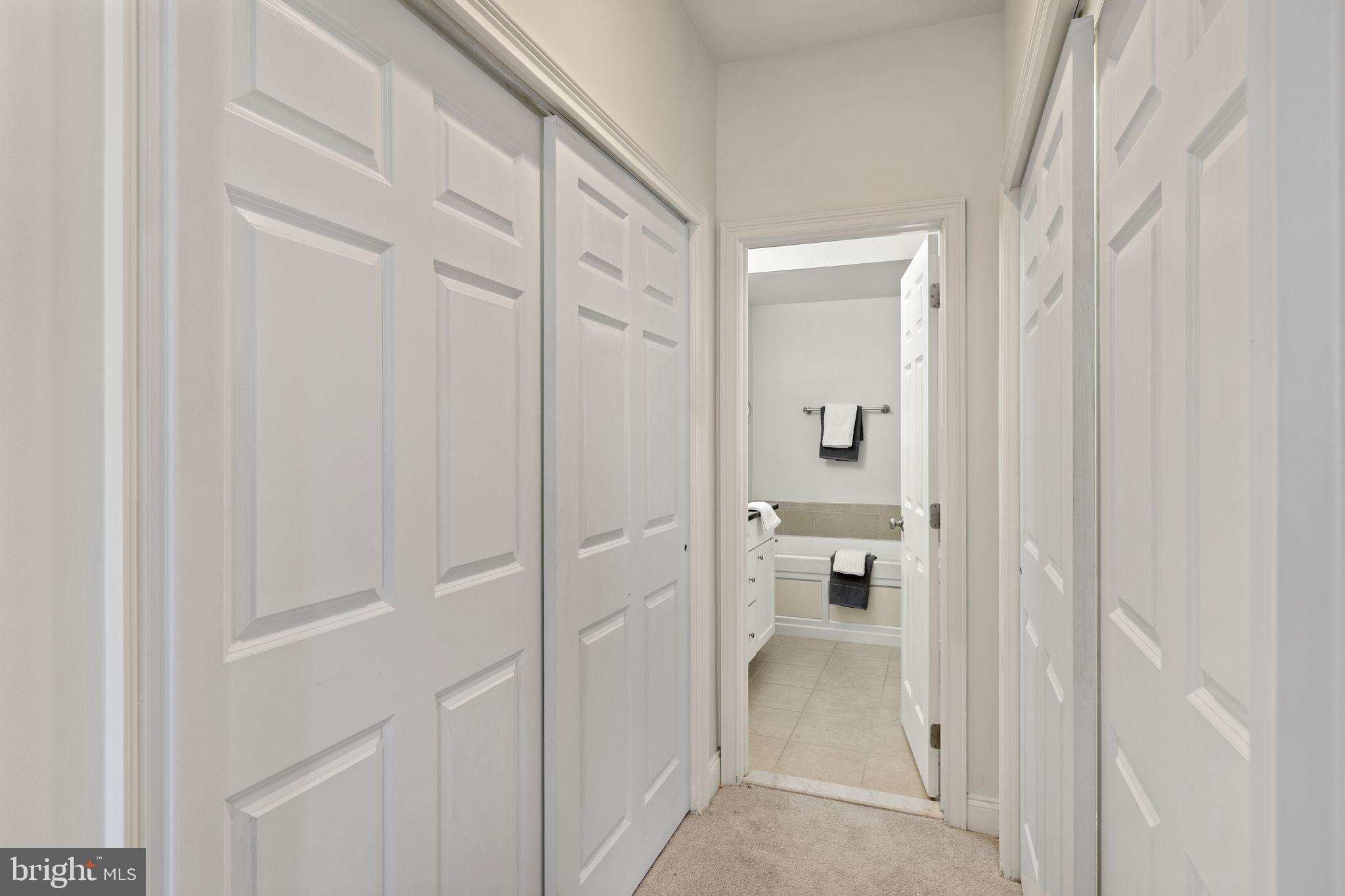 NAVAL SQUARE - Residential