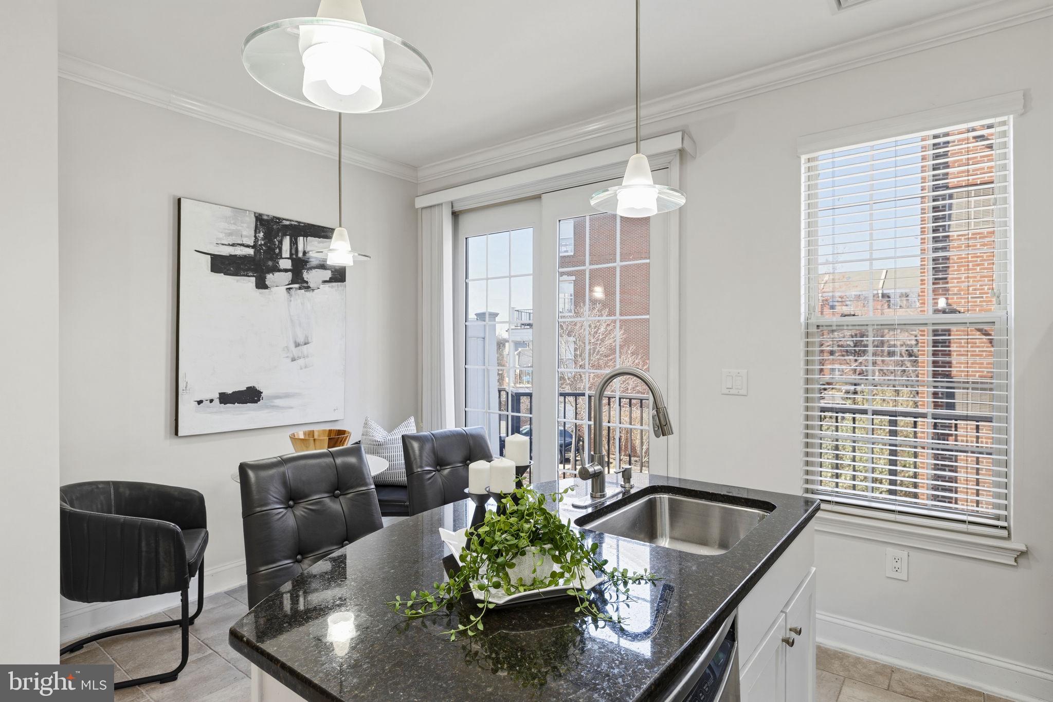 NAVAL SQUARE - Residential