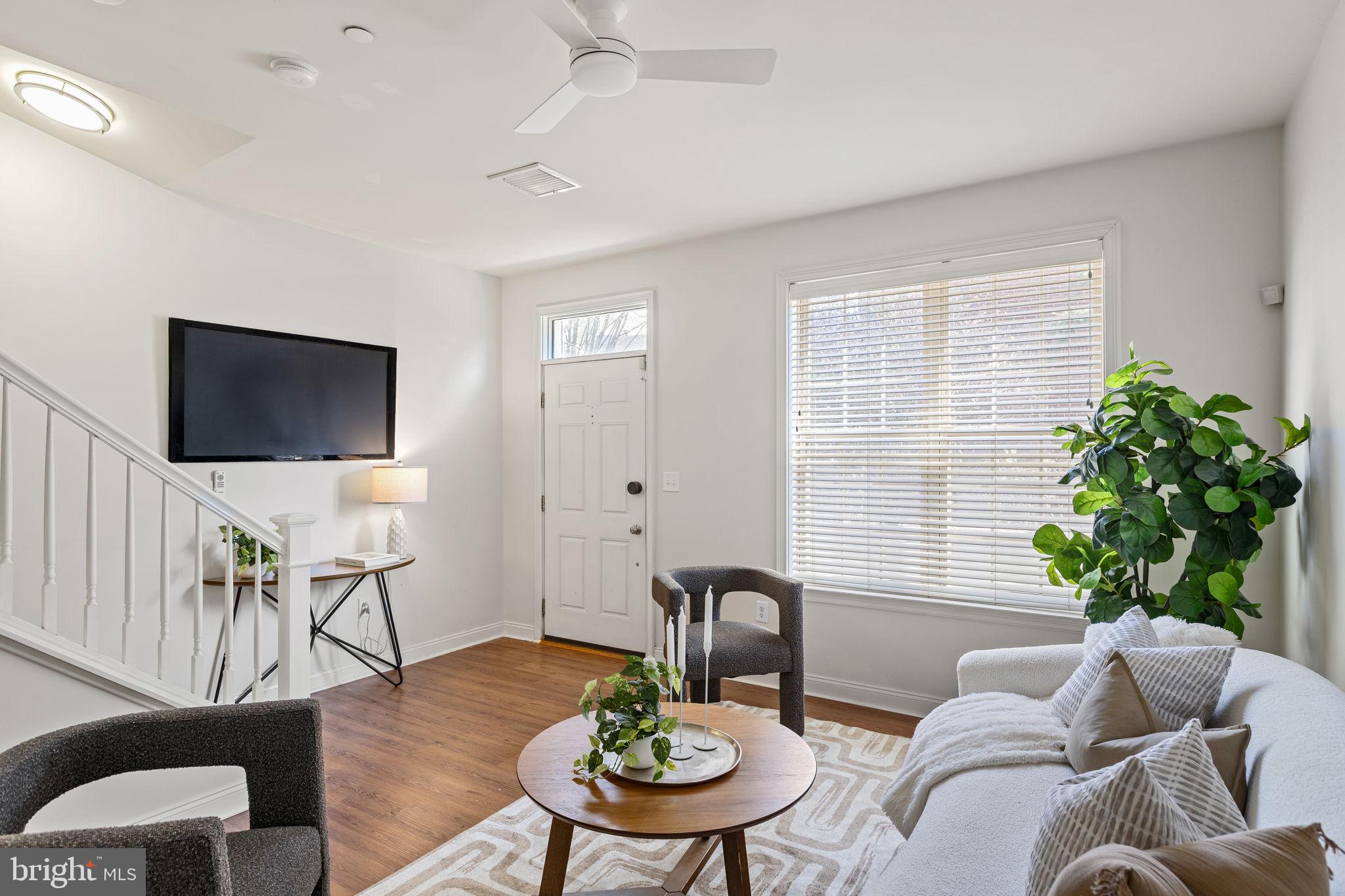 NAVAL SQUARE - Residential