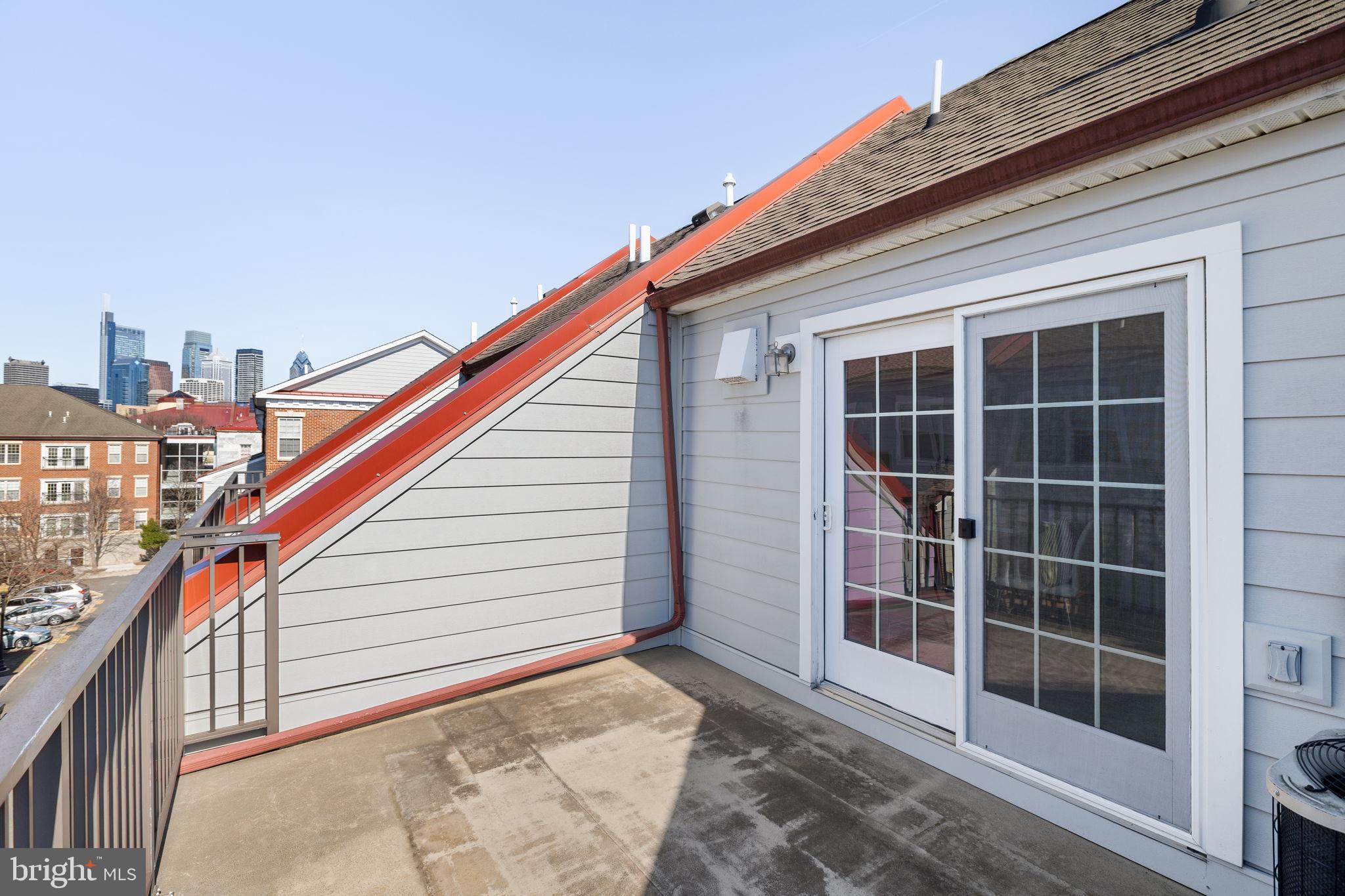 NAVAL SQUARE - Residential