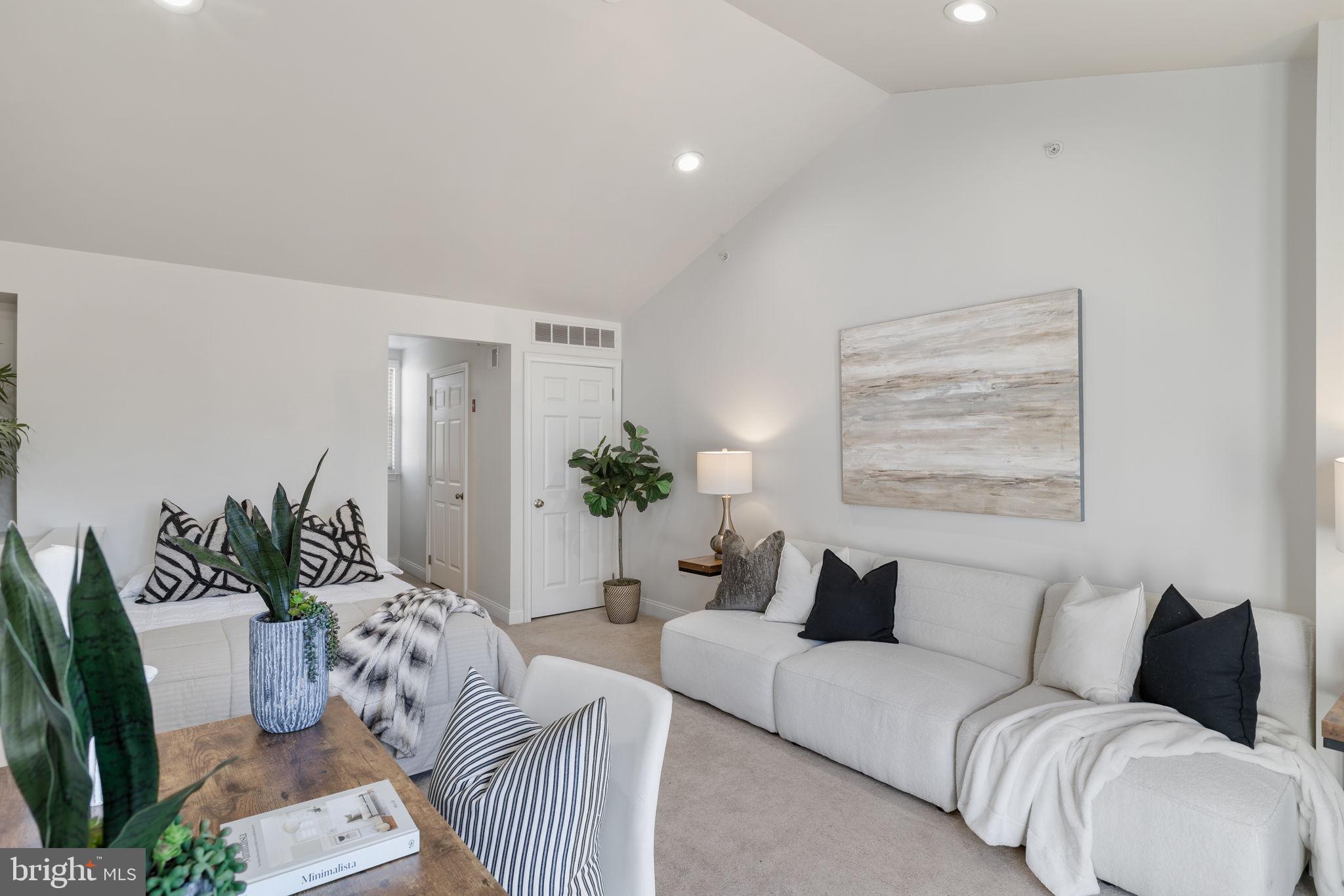 NAVAL SQUARE - Residential