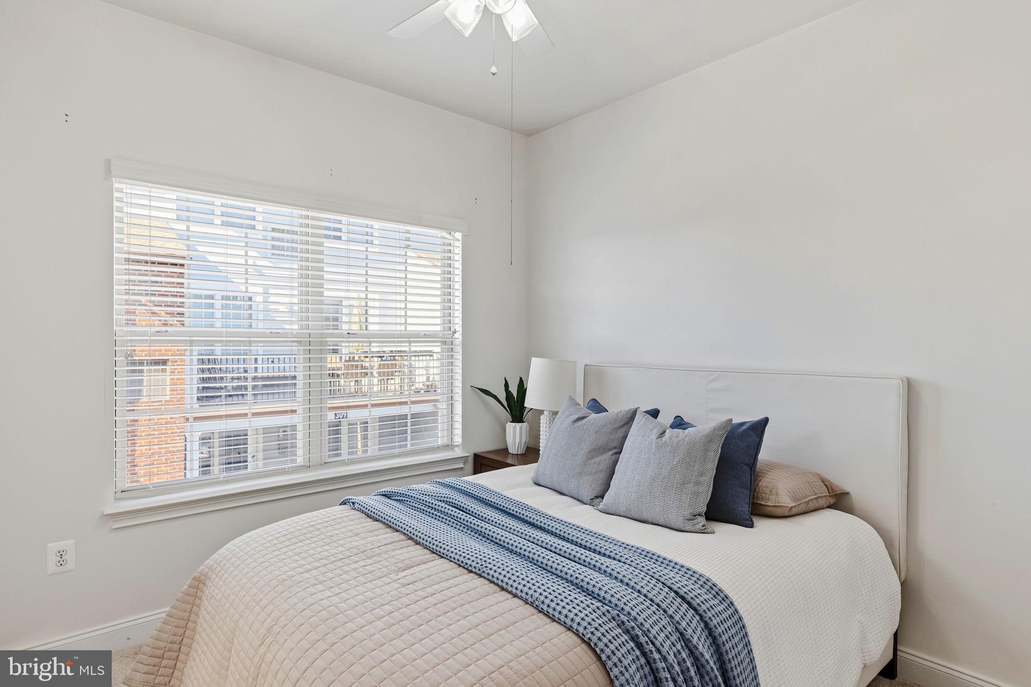 NAVAL SQUARE - Residential