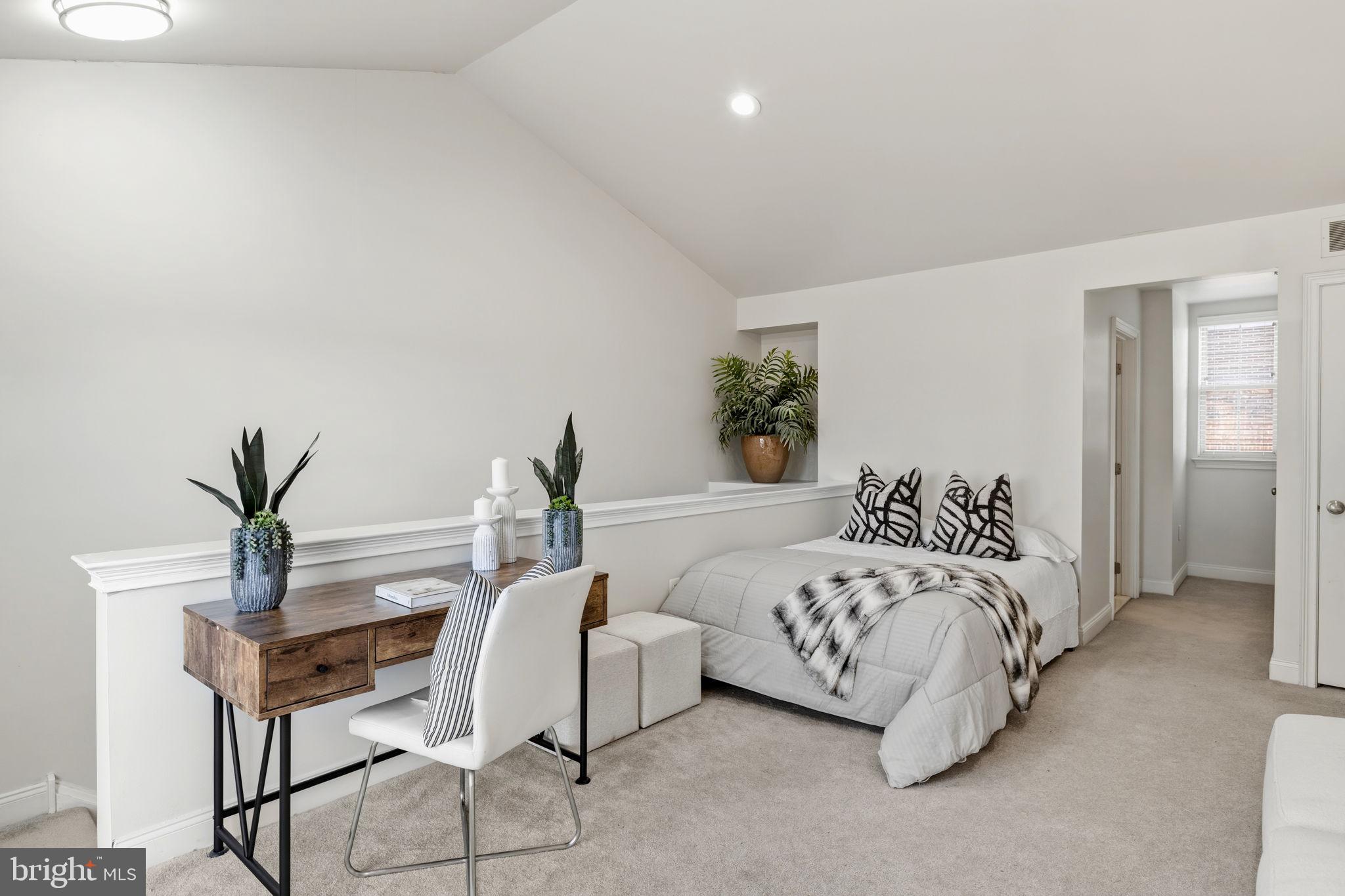 NAVAL SQUARE - Residential