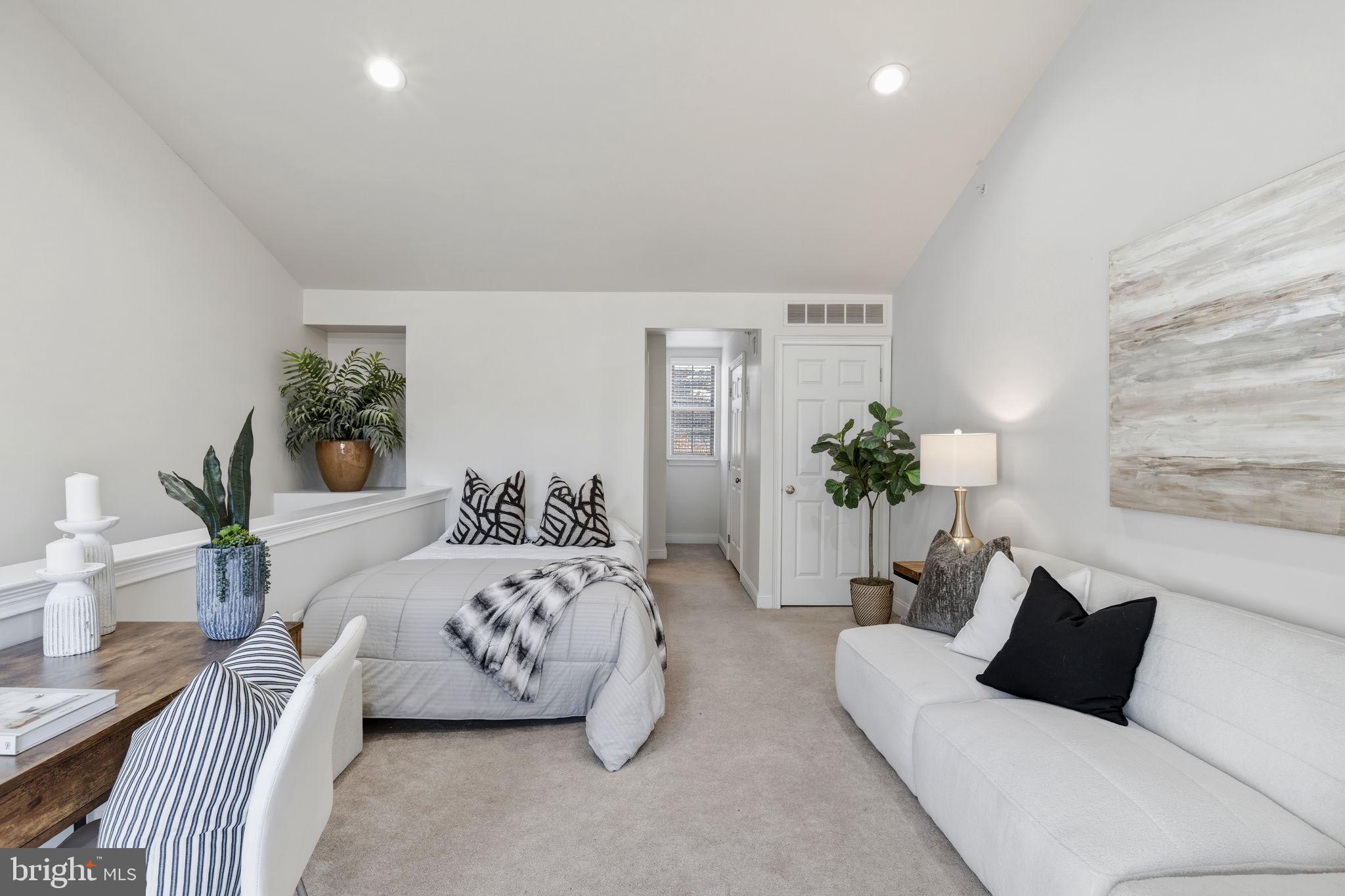 NAVAL SQUARE - Residential