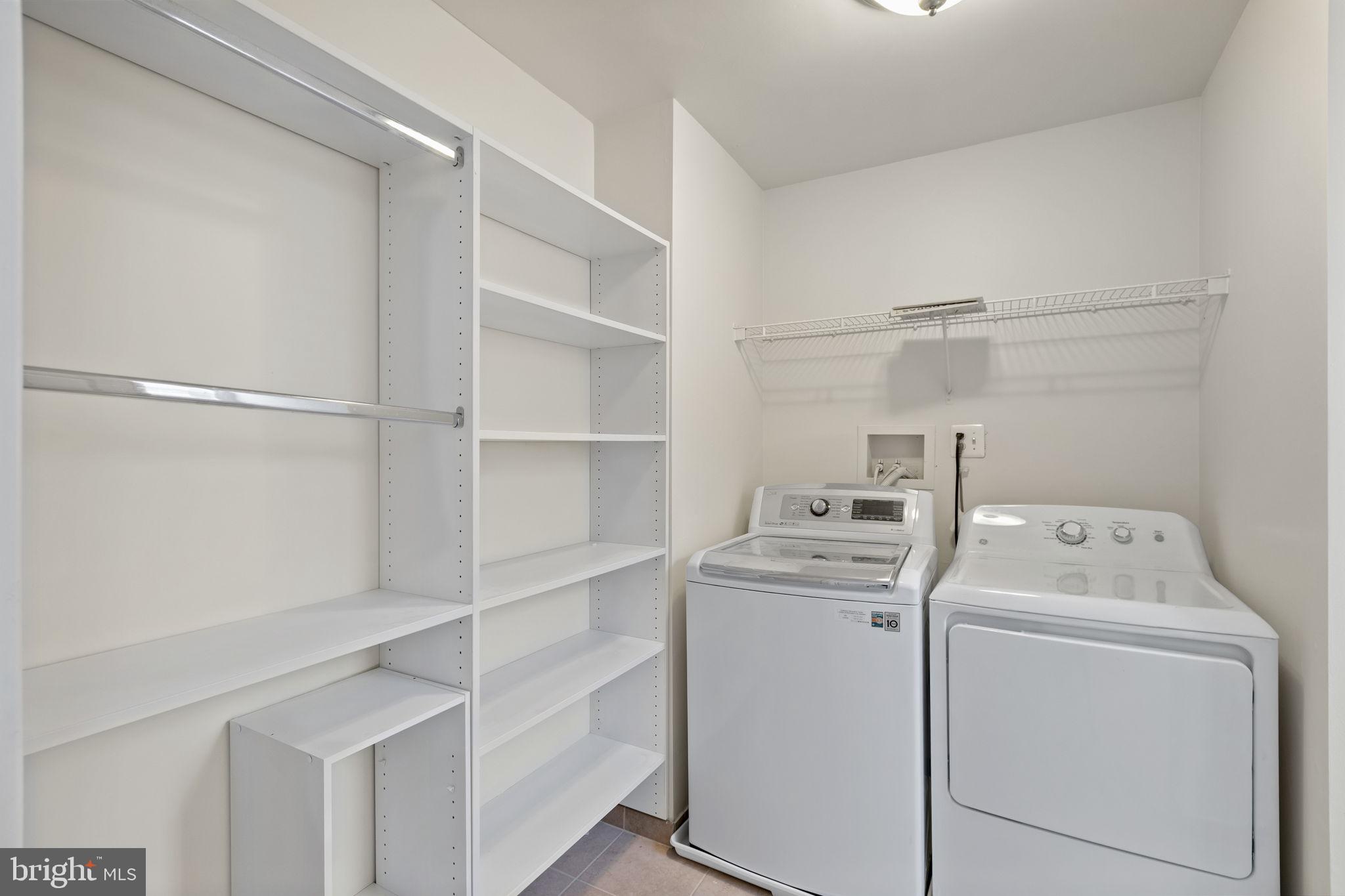 NAVAL SQUARE - Residential