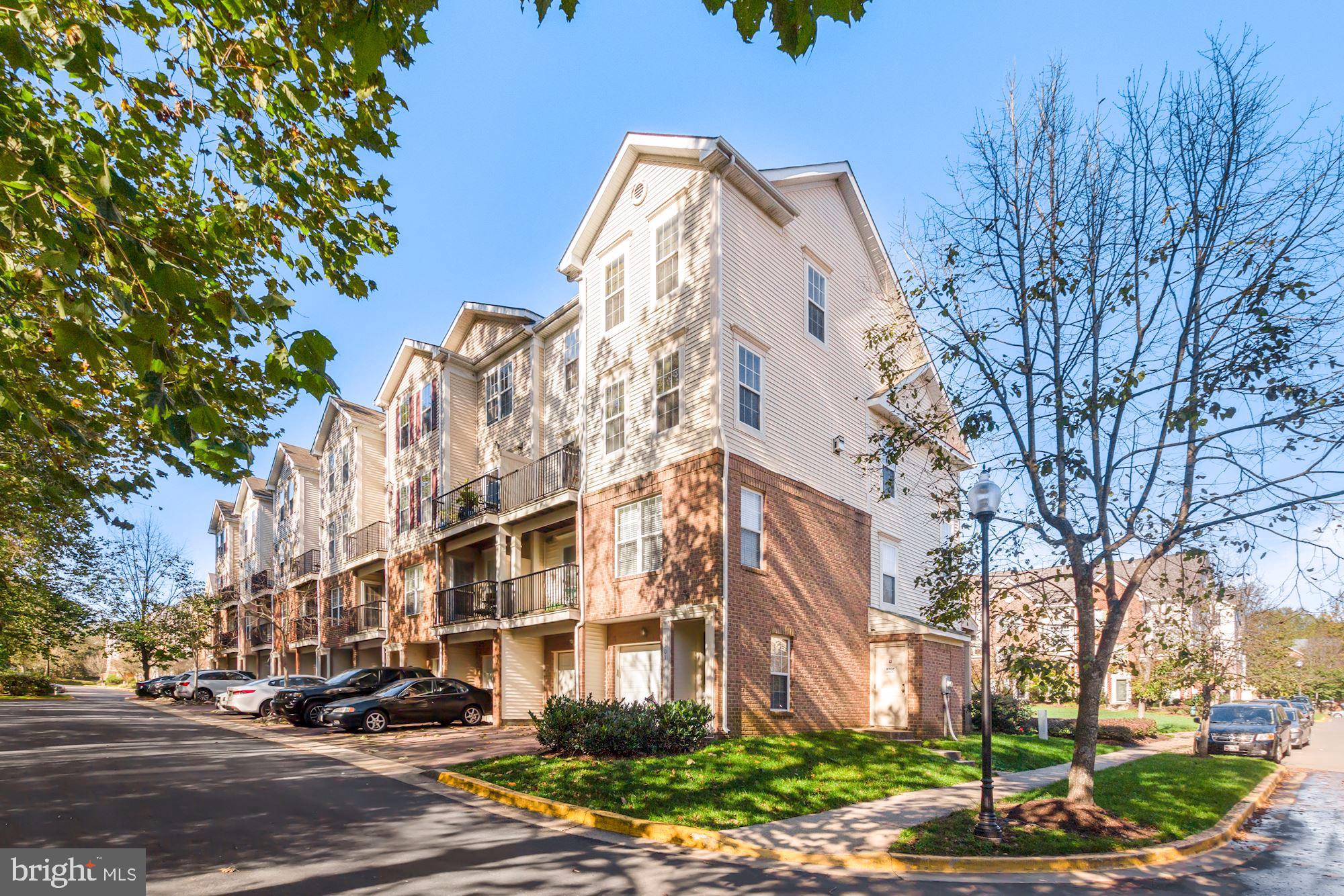 WOODVIEW VILLAGE WEST - Residential