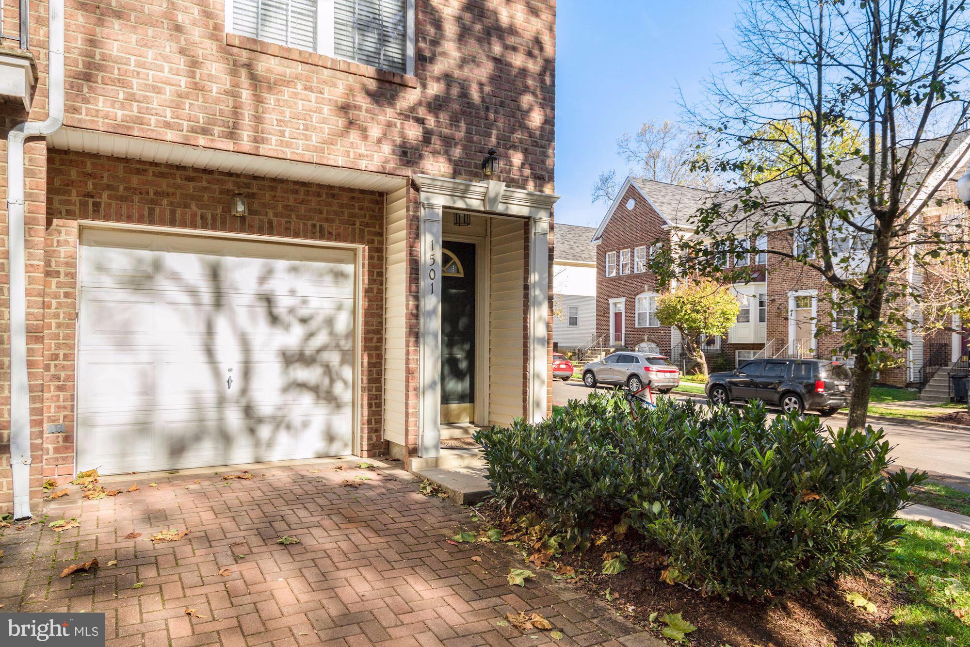 WOODVIEW VILLAGE WEST - Residential