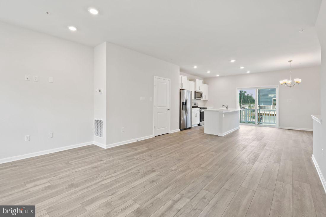 WOODMORE OVERLOOK - Residential