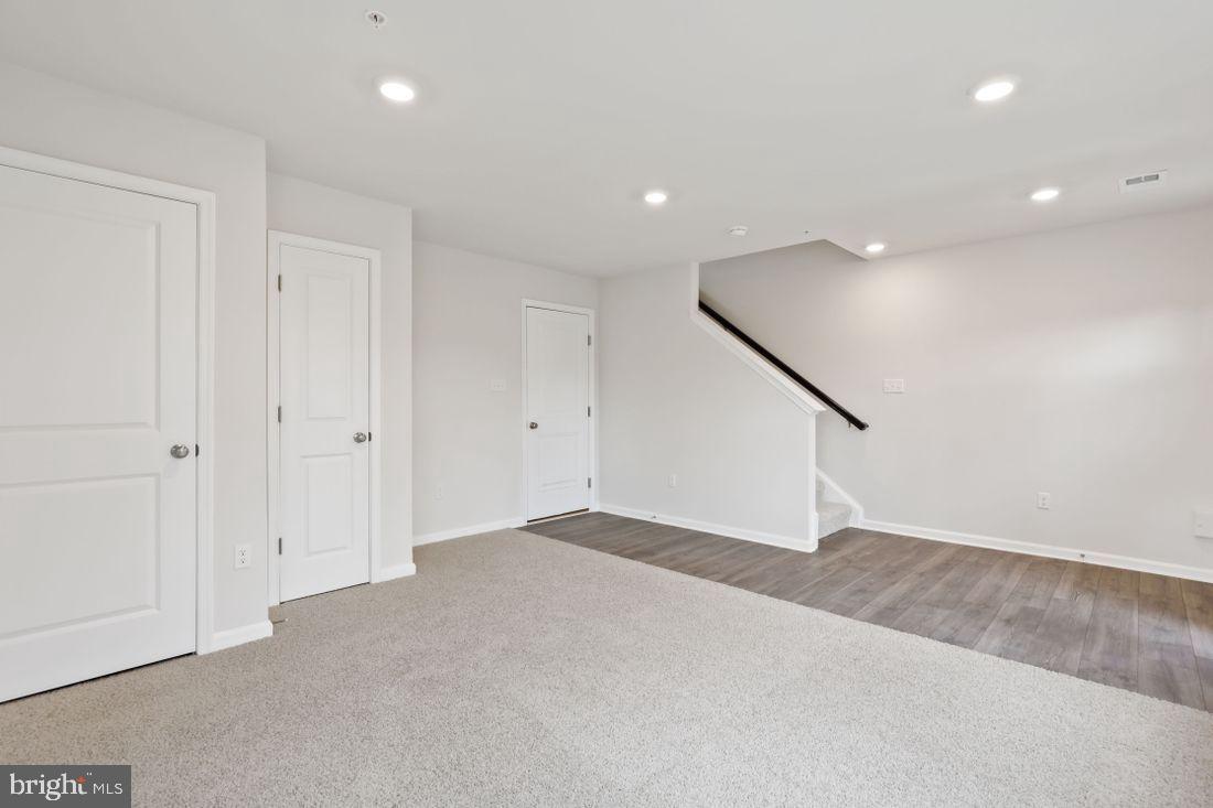 WOODMORE OVERLOOK - Residential