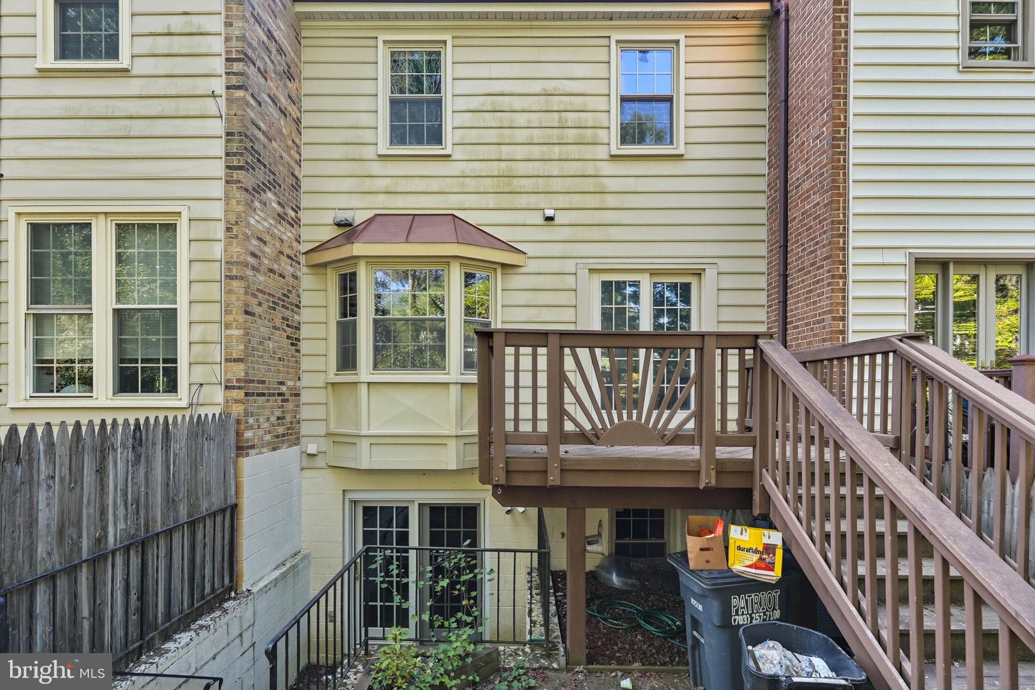 BRISTOL SQUARE - Residential Lease