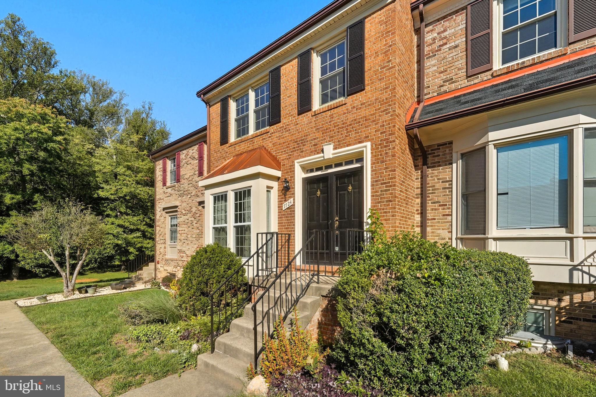 BRISTOL SQUARE - Residential Lease