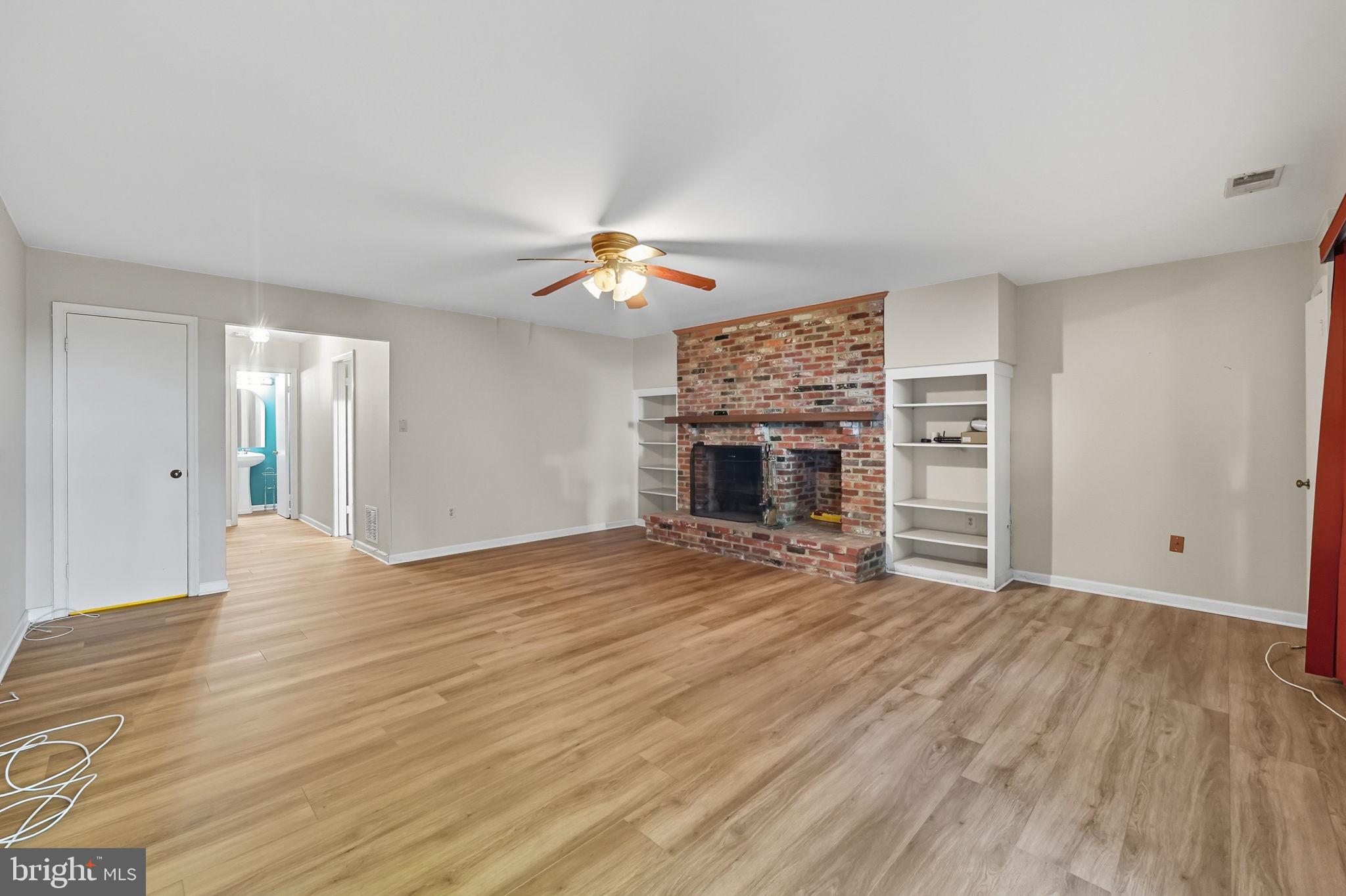 BRISTOL SQUARE - Residential Lease