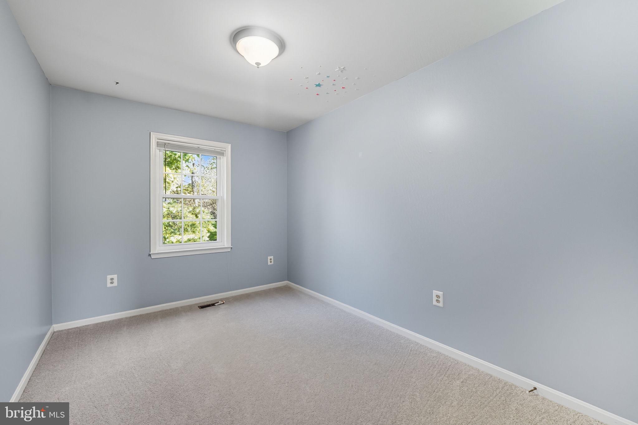 BRISTOL SQUARE - Residential Lease