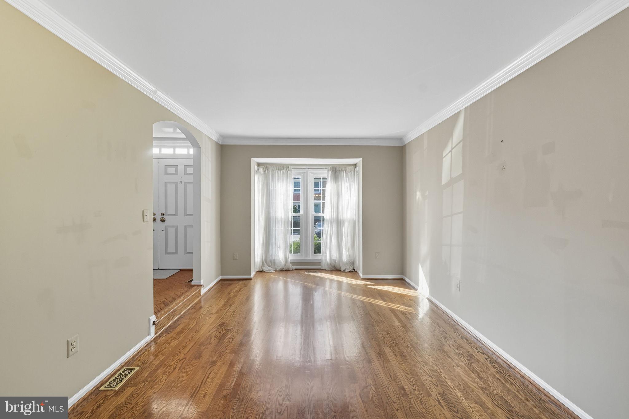 BRISTOL SQUARE - Residential Lease