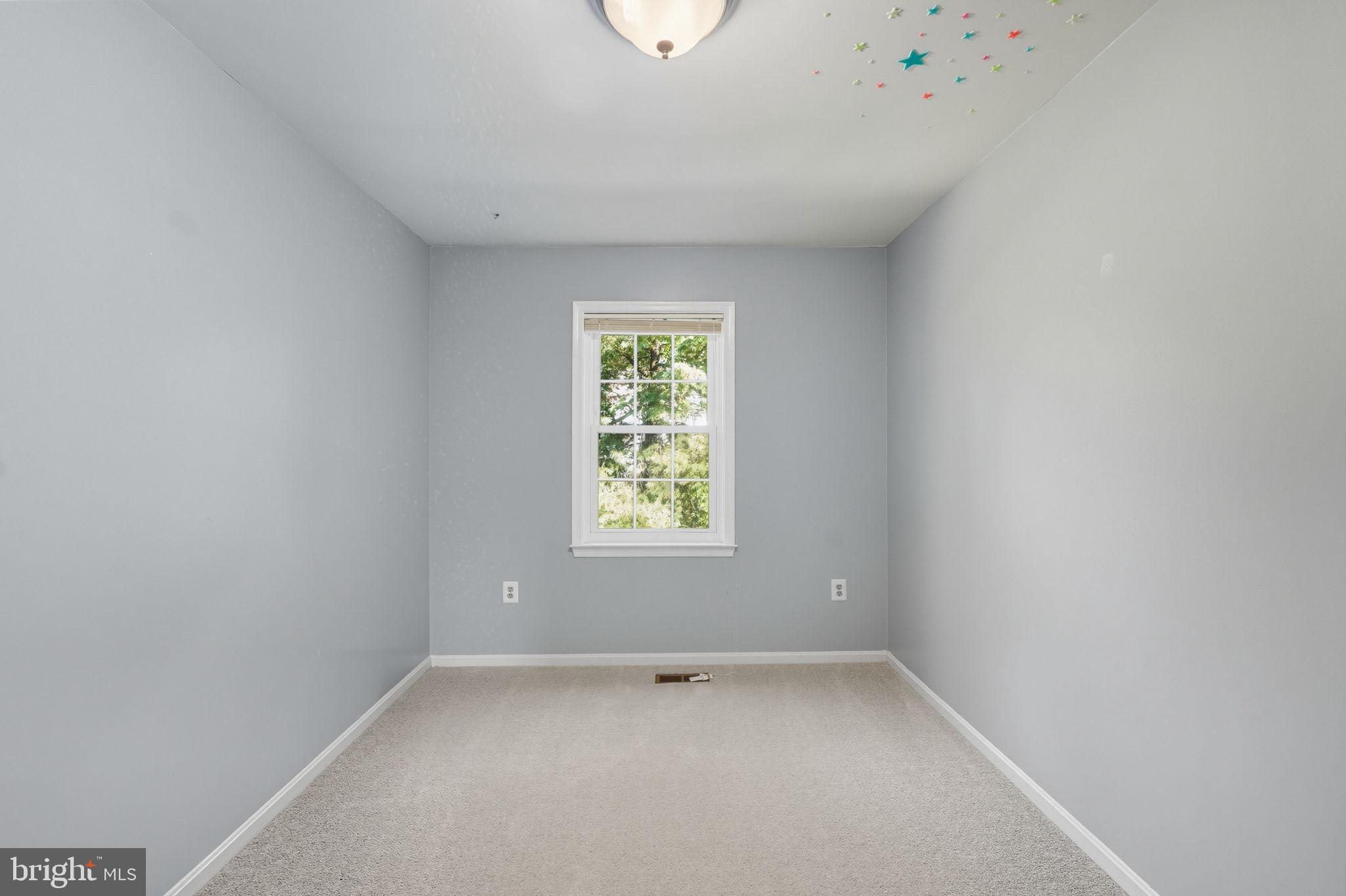 BRISTOL SQUARE - Residential Lease