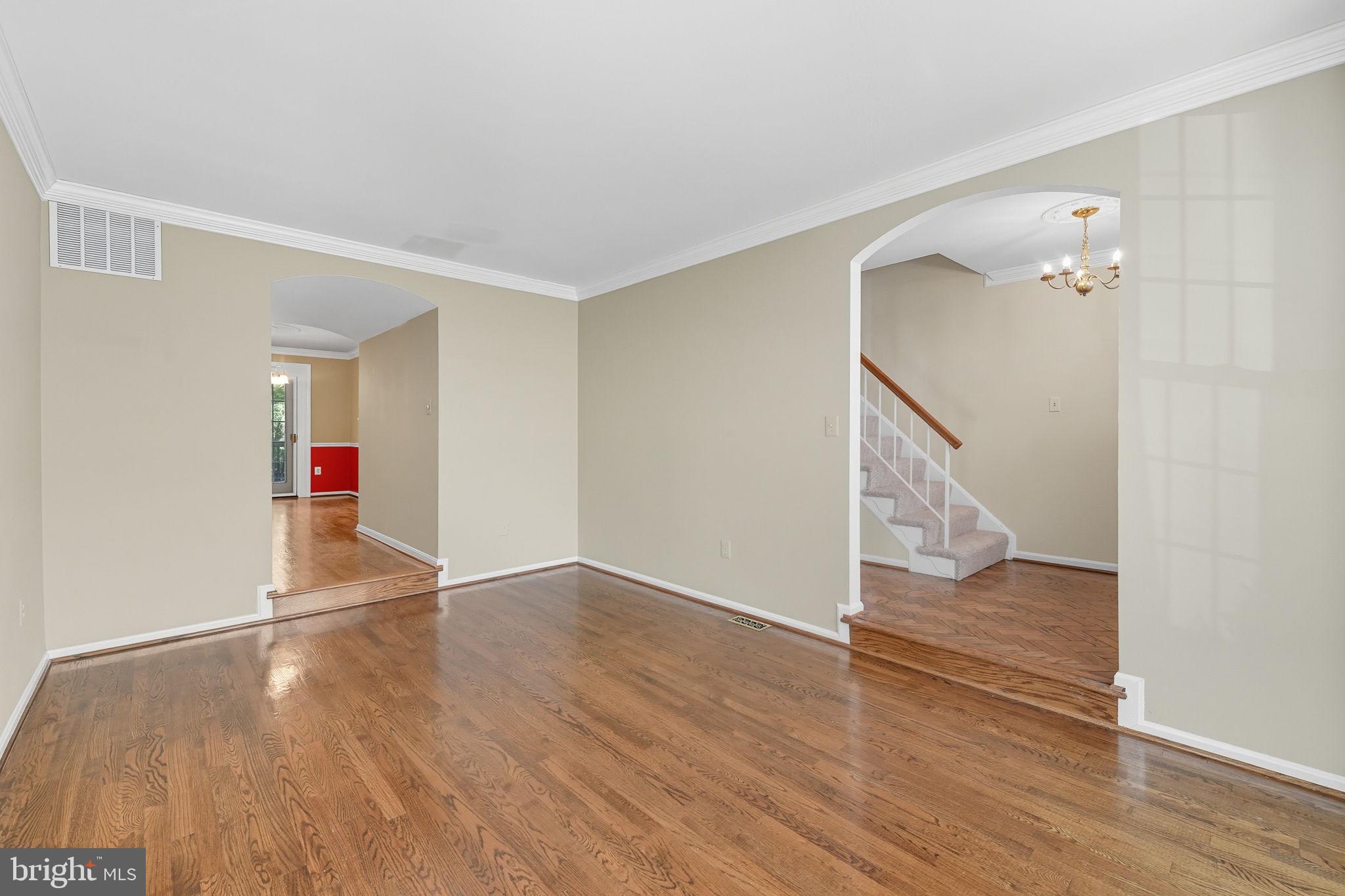 BRISTOL SQUARE - Residential Lease