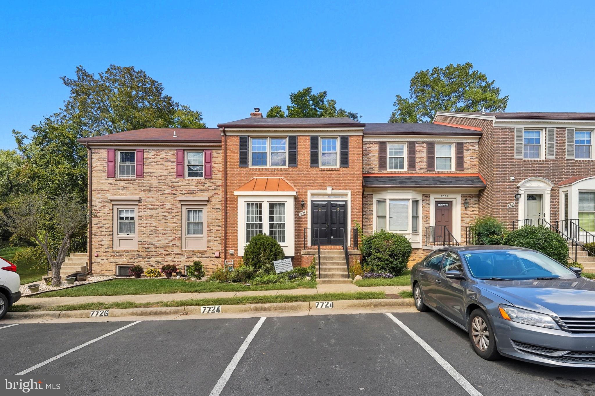 BRISTOL SQUARE - Residential Lease