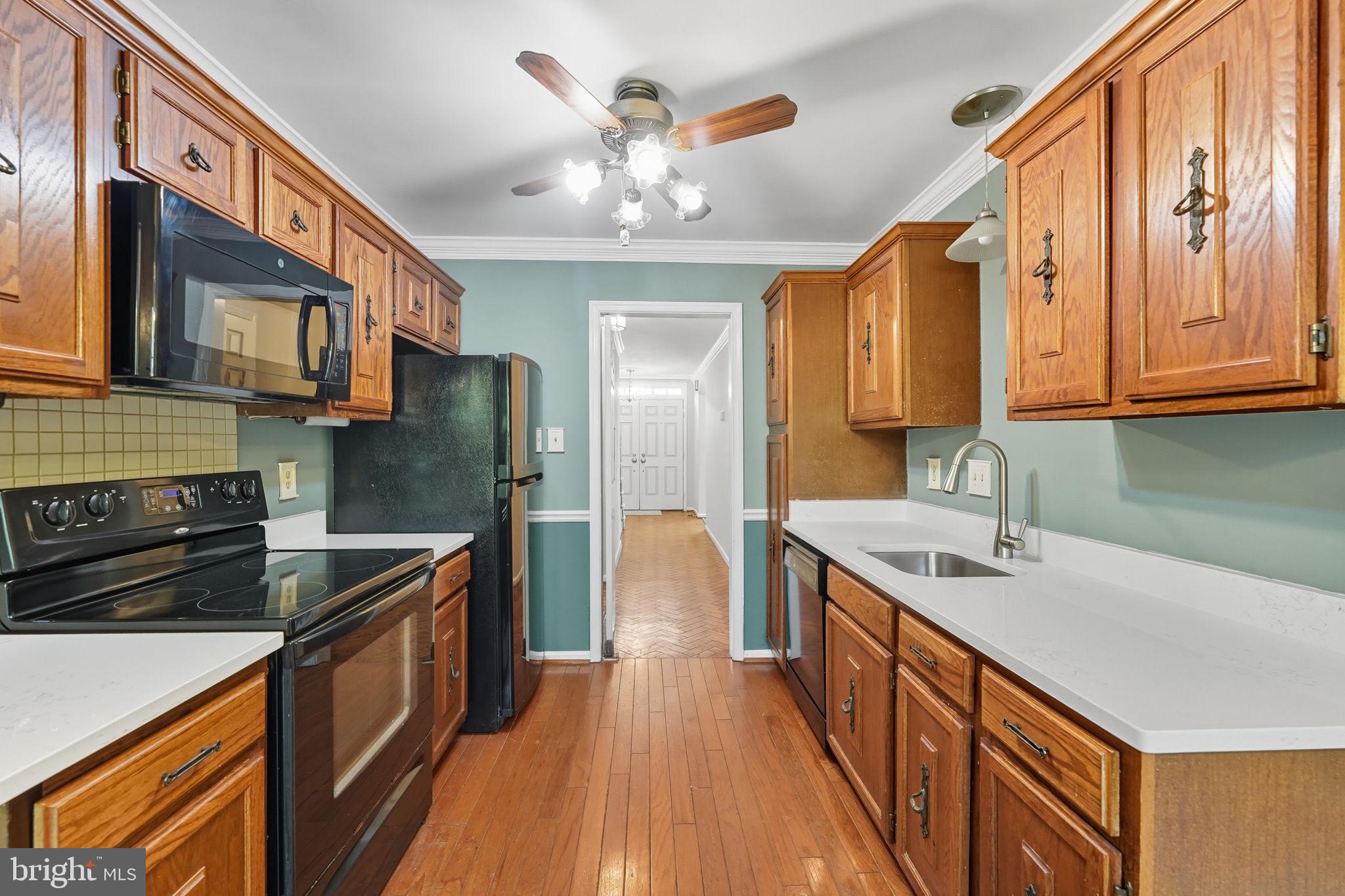 BRISTOL SQUARE - Residential Lease