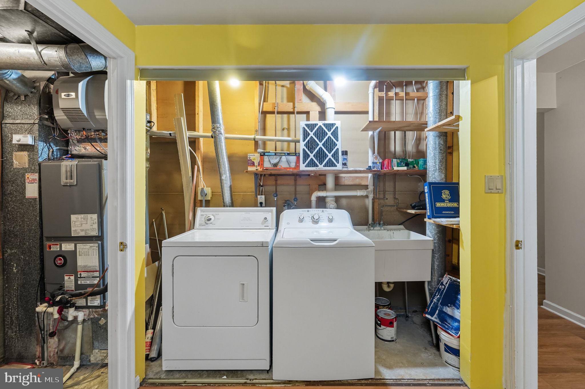 BRISTOL SQUARE - Residential Lease