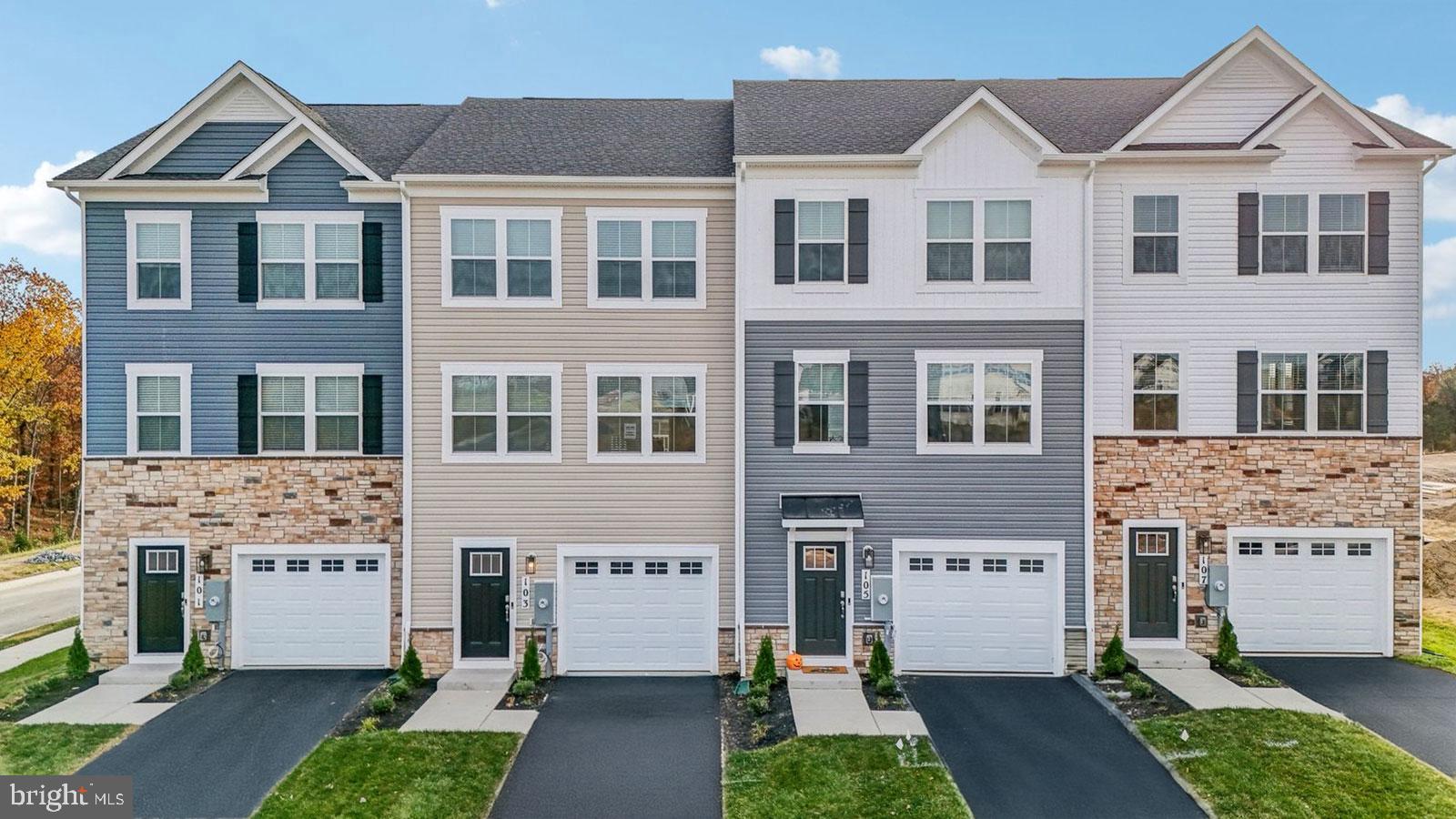 176 MUNSEE CIRCLE
