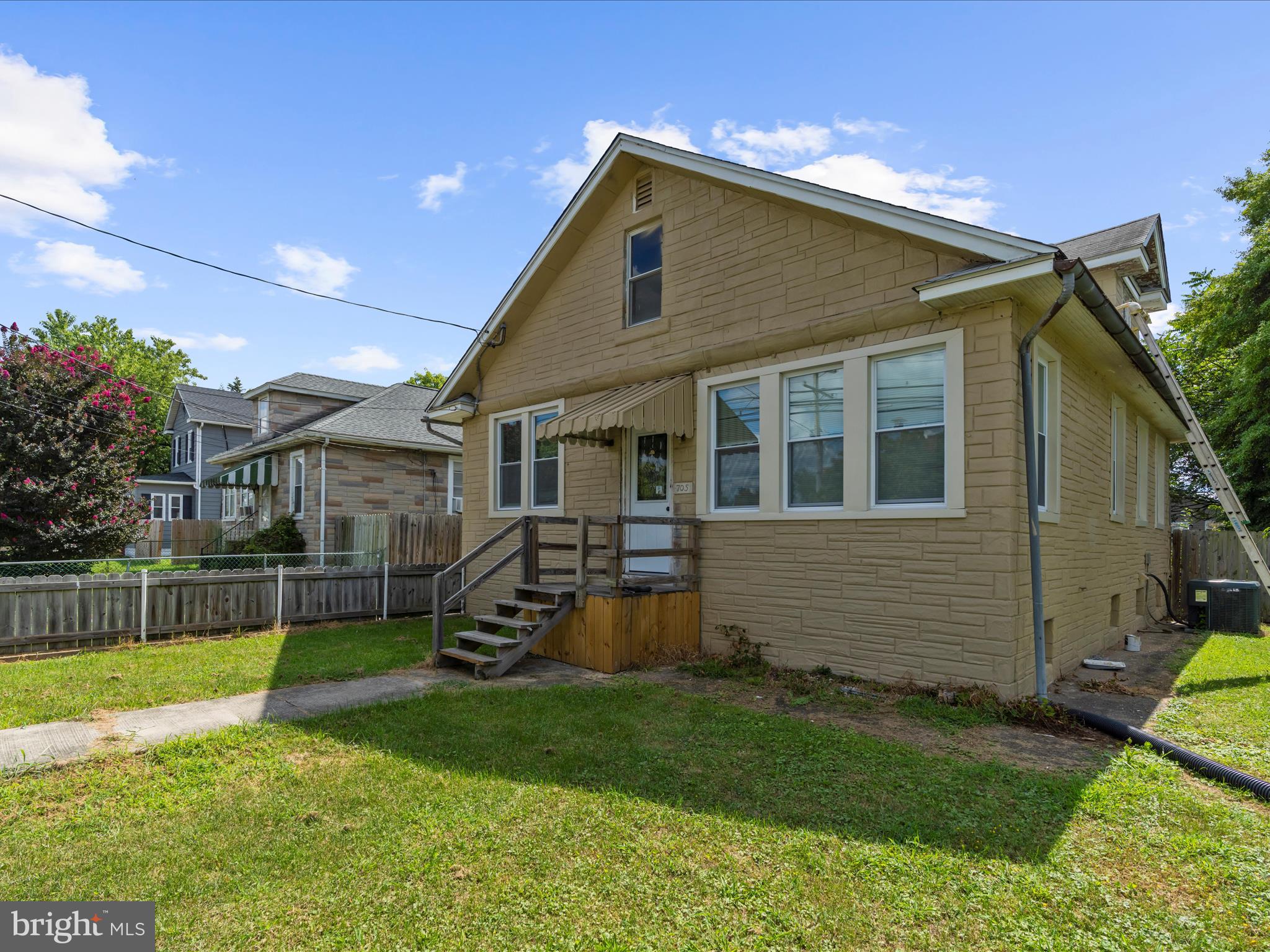 ROLAND TERRACE - Residential