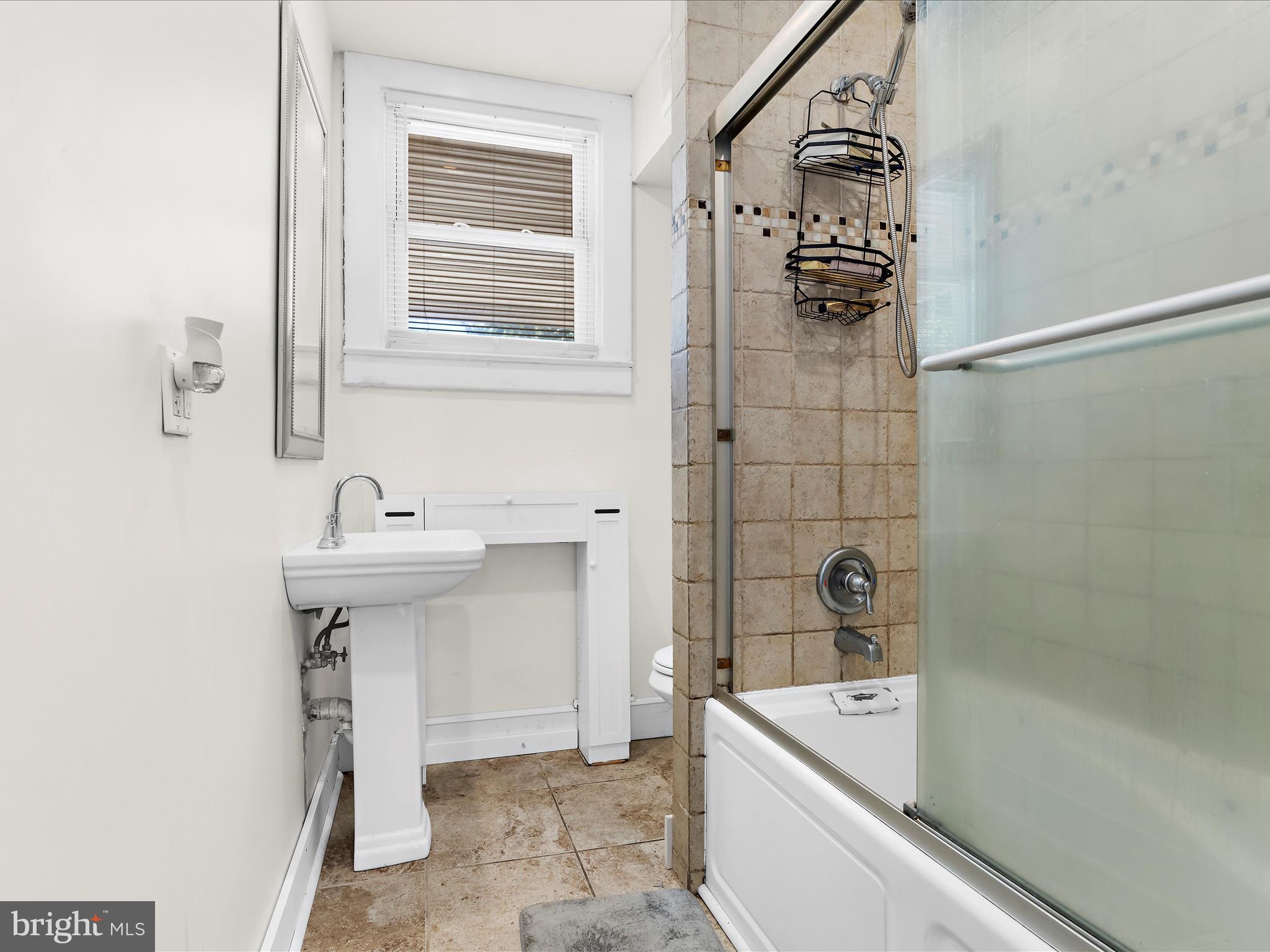 ROLAND TERRACE - Residential