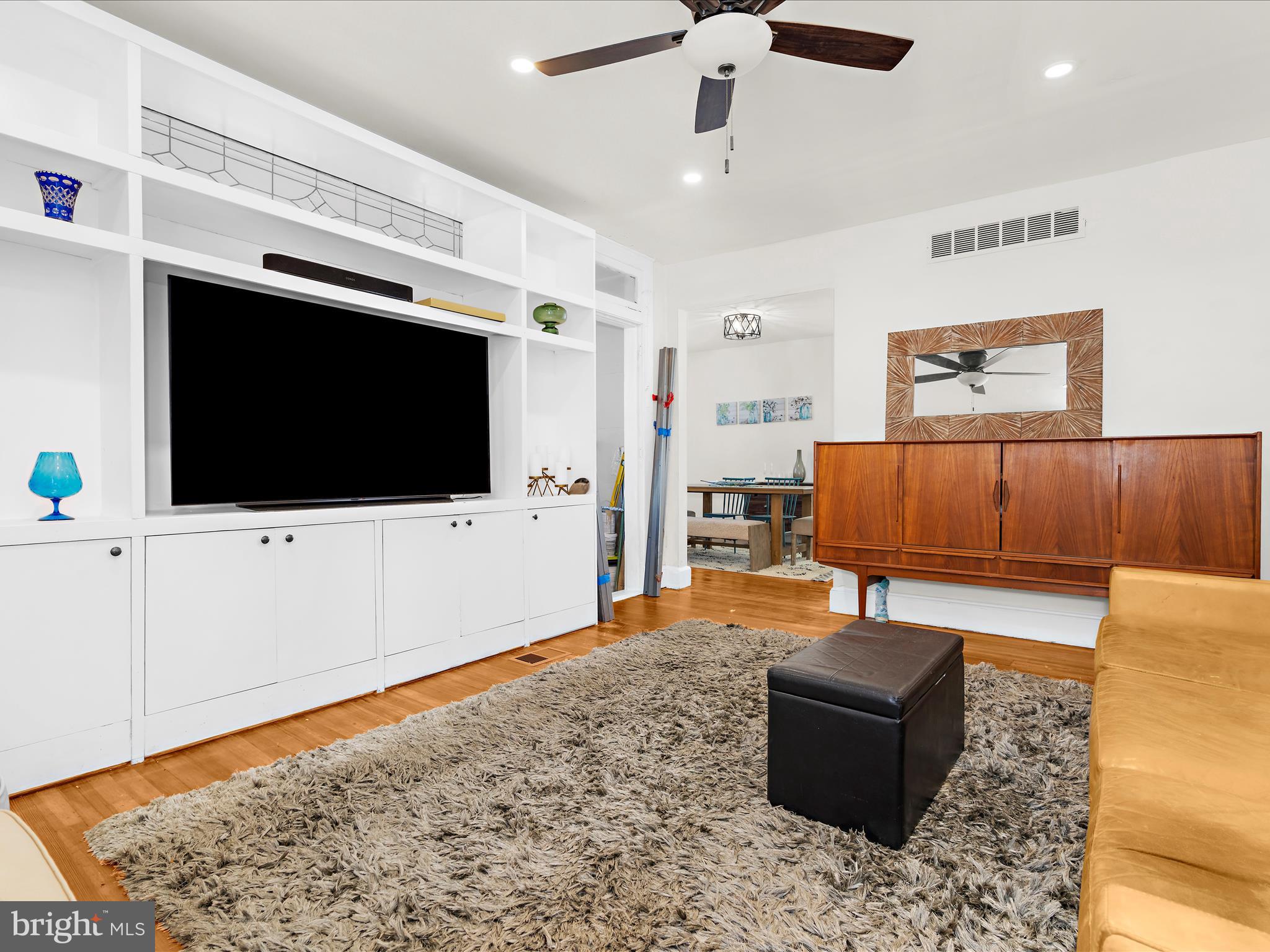 ROLAND TERRACE - Residential