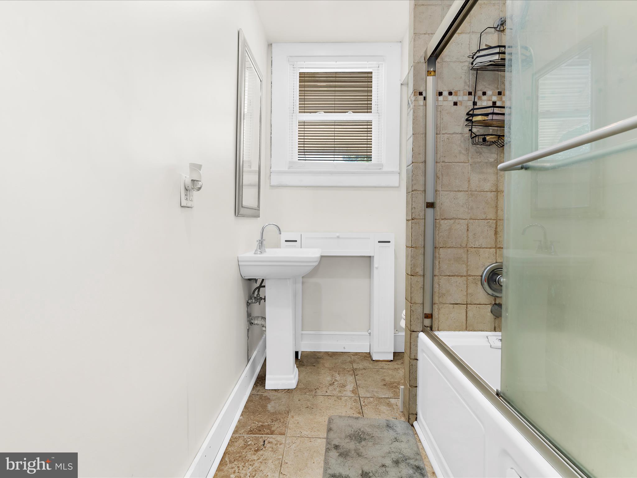 ROLAND TERRACE - Residential